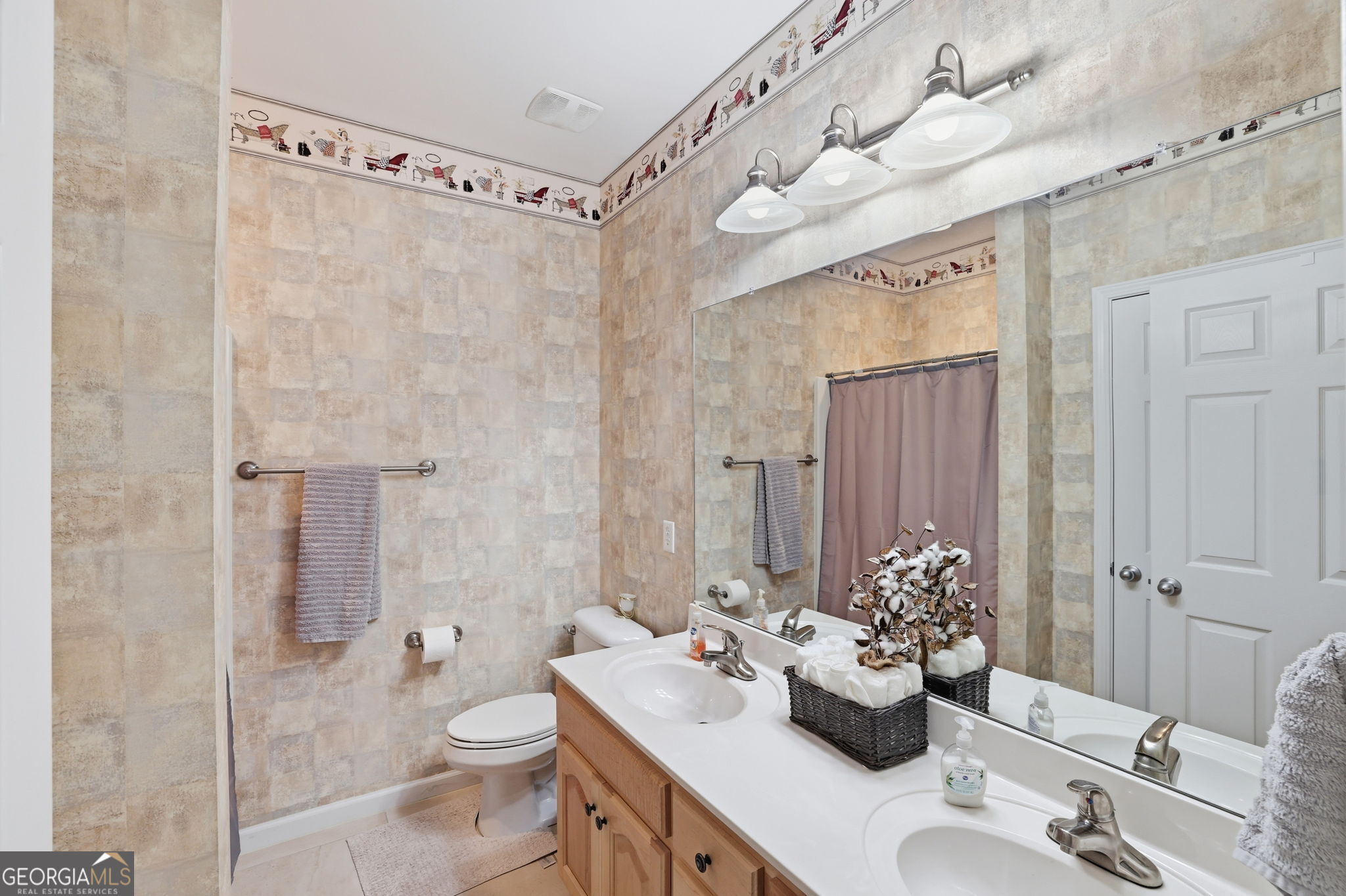 1903 N Summit Drive # 77 Property Photo 13