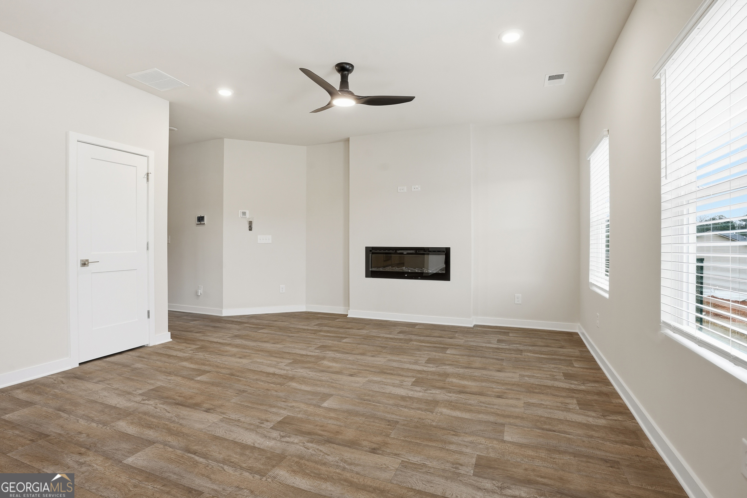 368 Jarrett Street Property Photo 5
