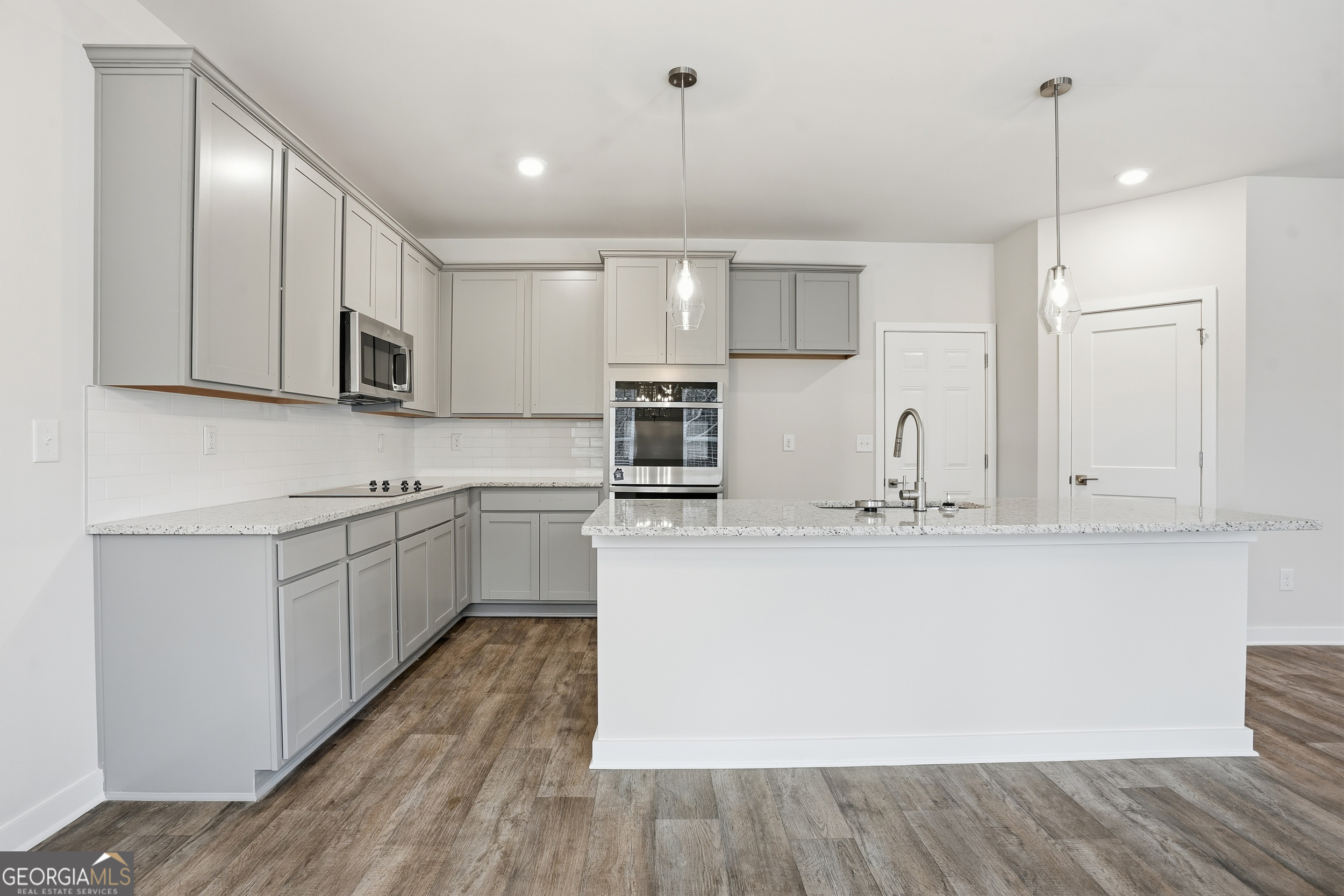 368 Jarrett Street Property Photo 8