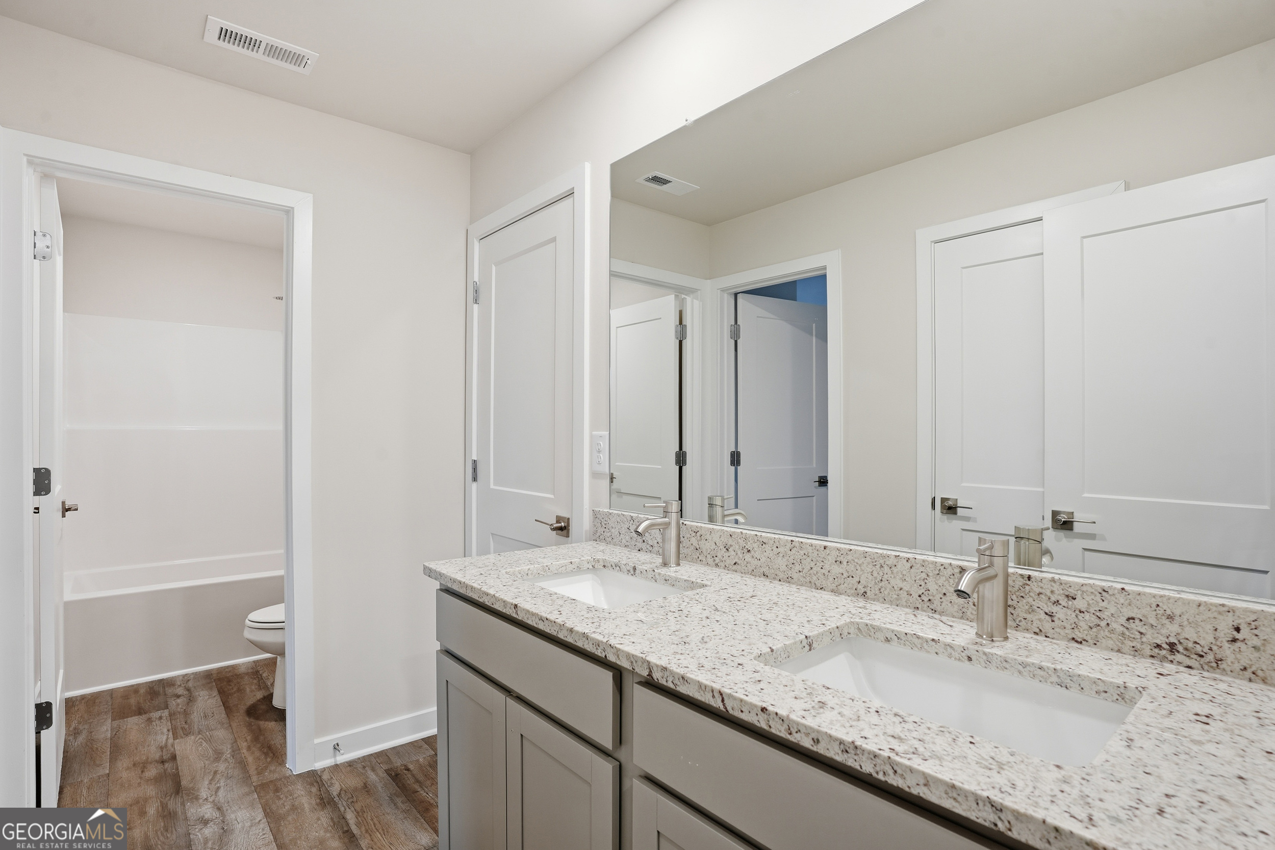 368 Jarrett Street Property Photo 17