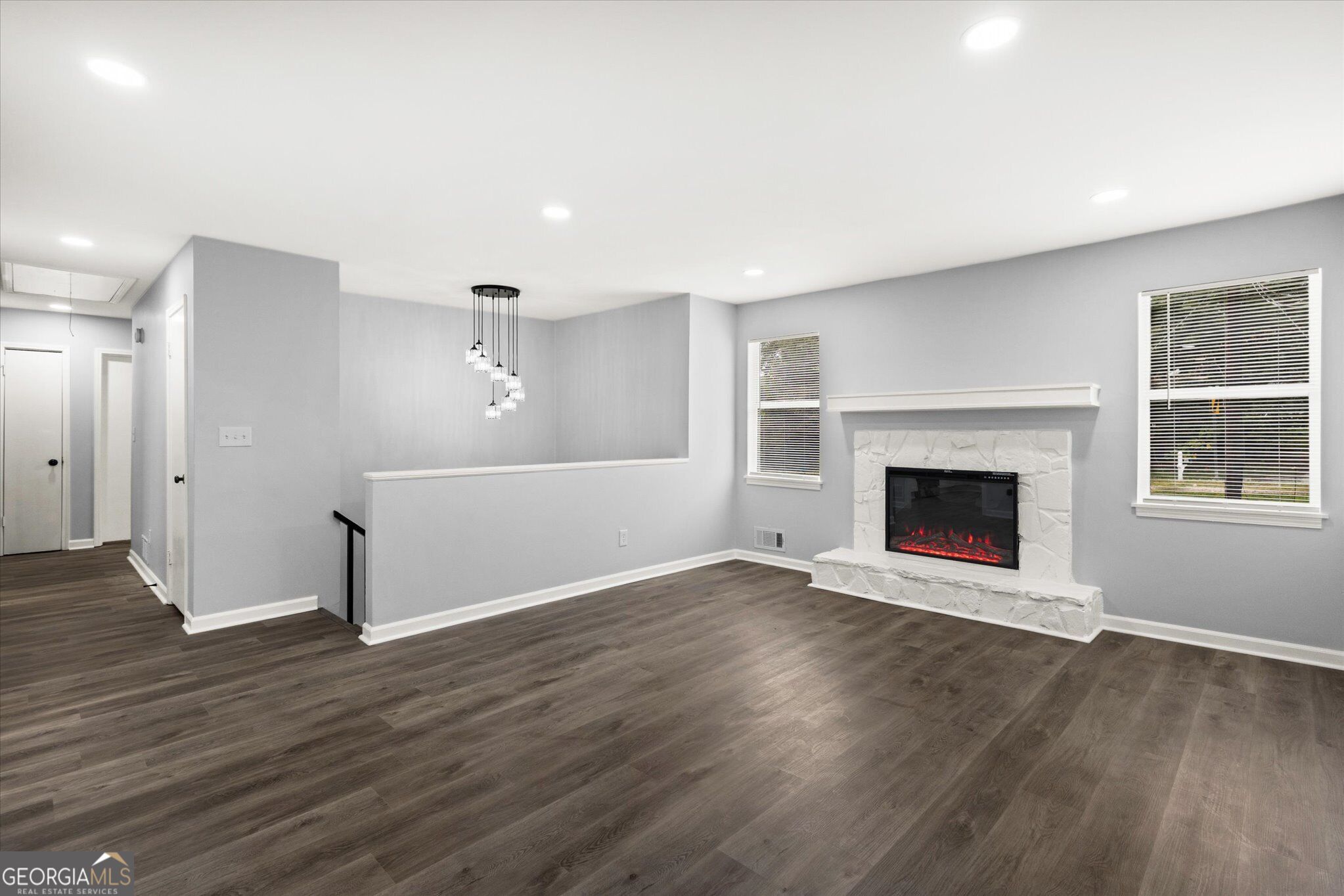 5882 Williams Road Property Photo 6