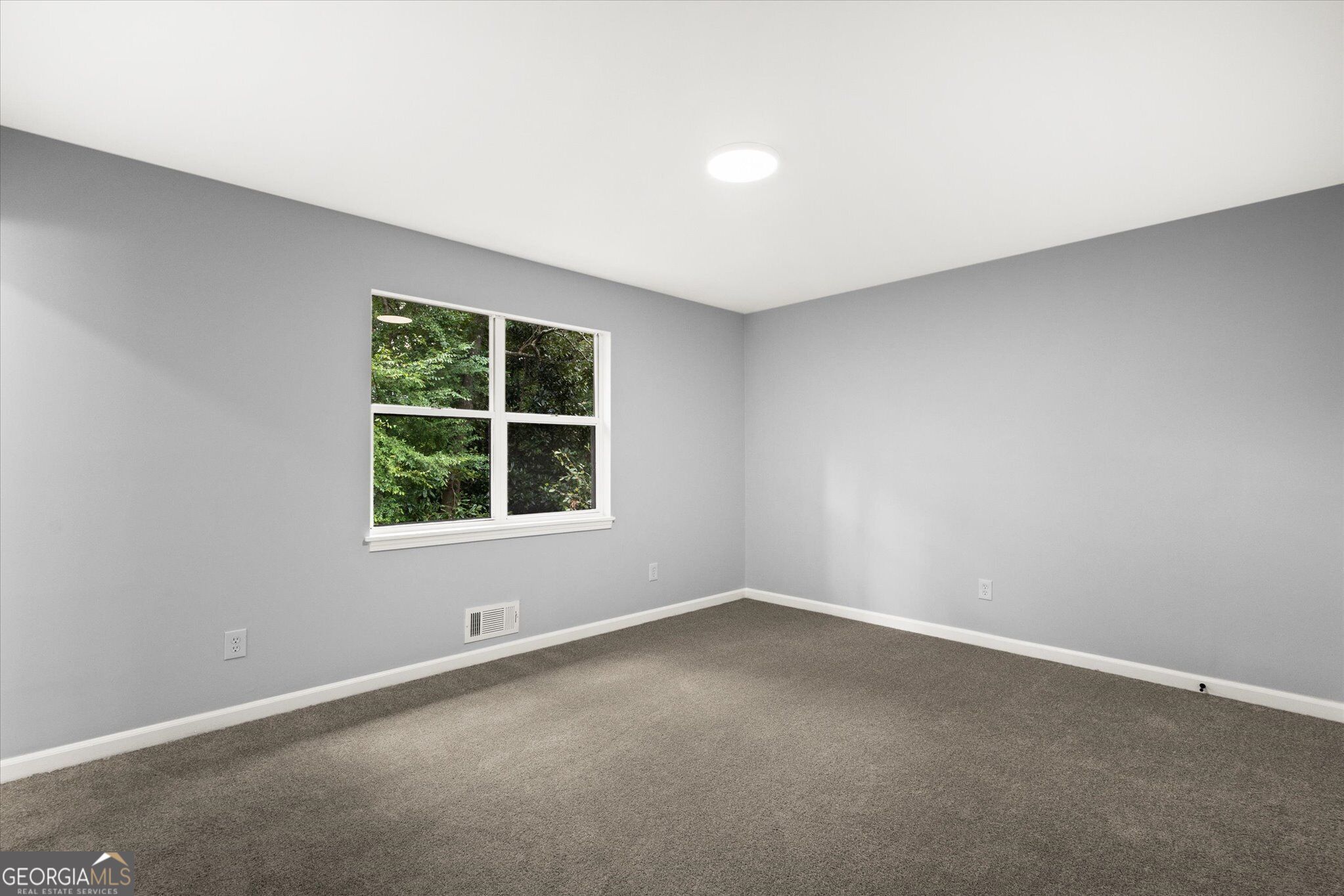 5882 Williams Road Property Photo 16