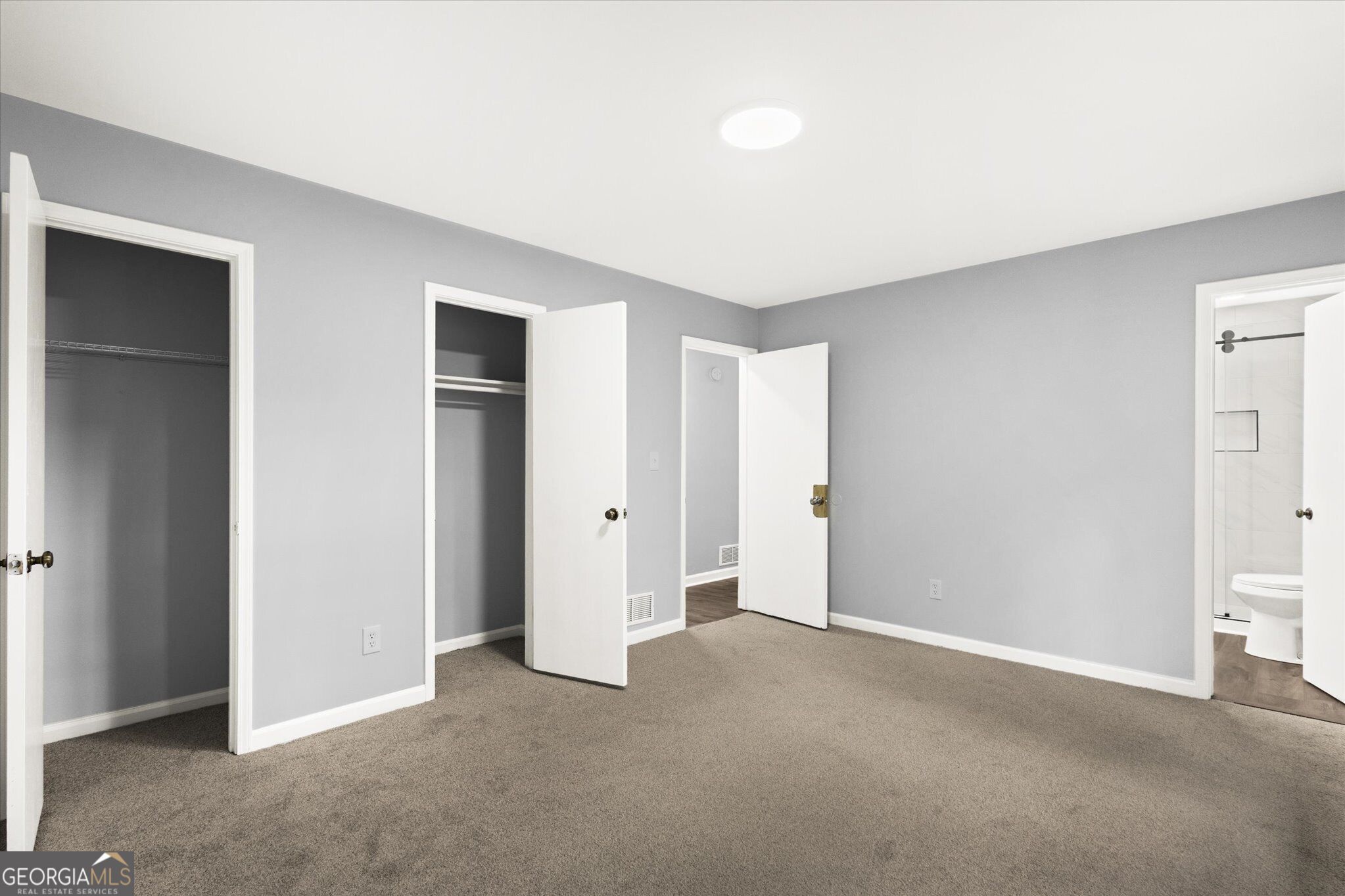 5882 Williams Road Property Photo 17