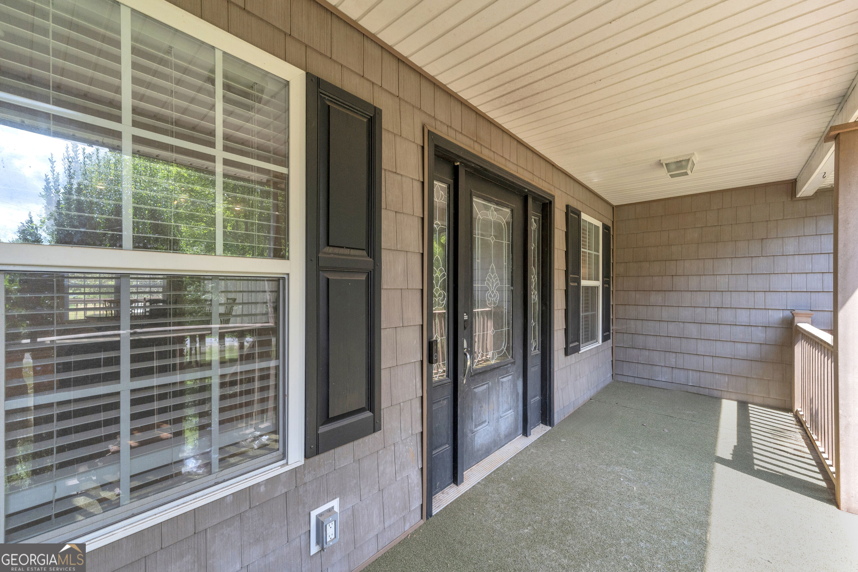 131 Pine Oak Drive Property Photo 4