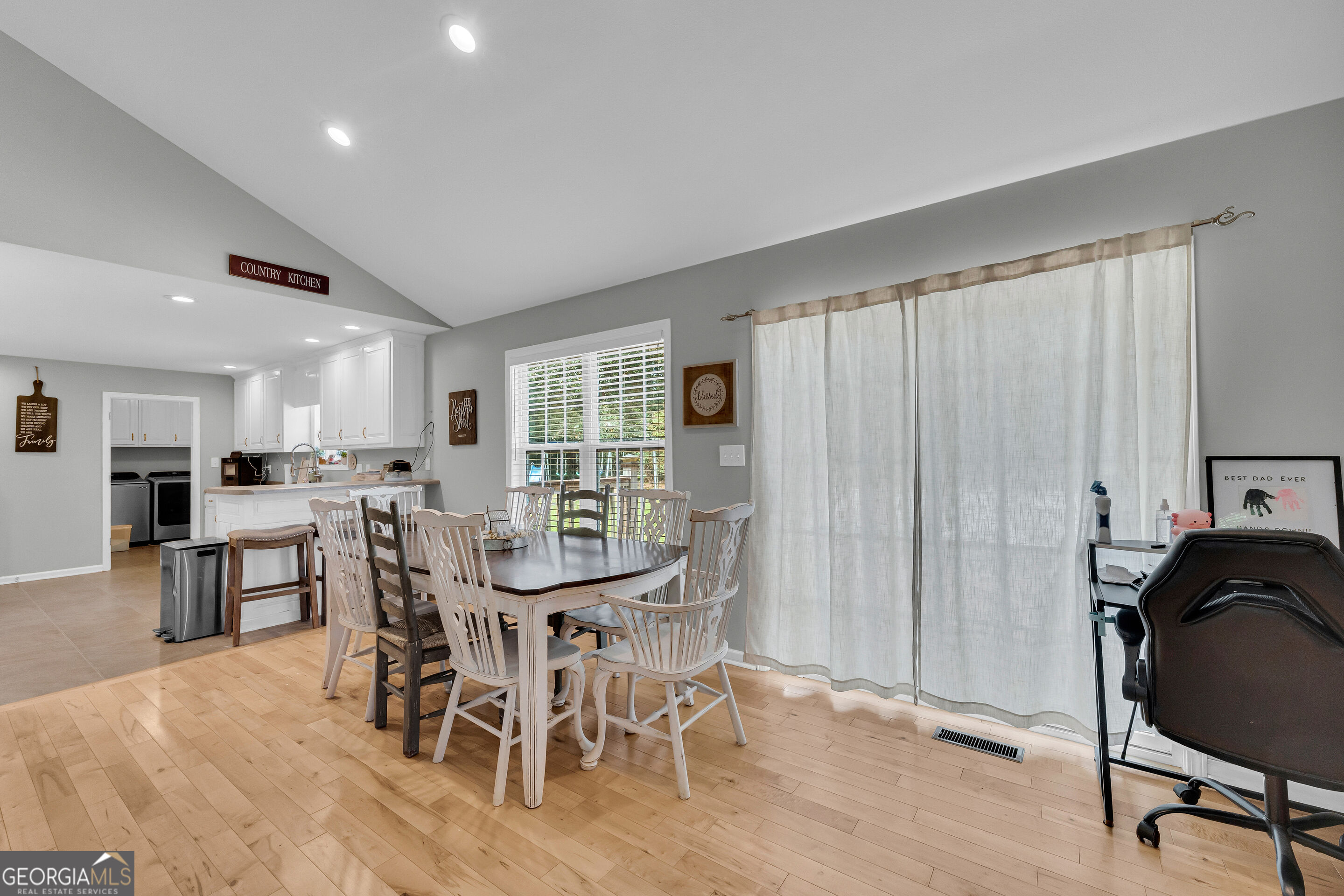 131 Pine Oak Drive Property Photo 12
