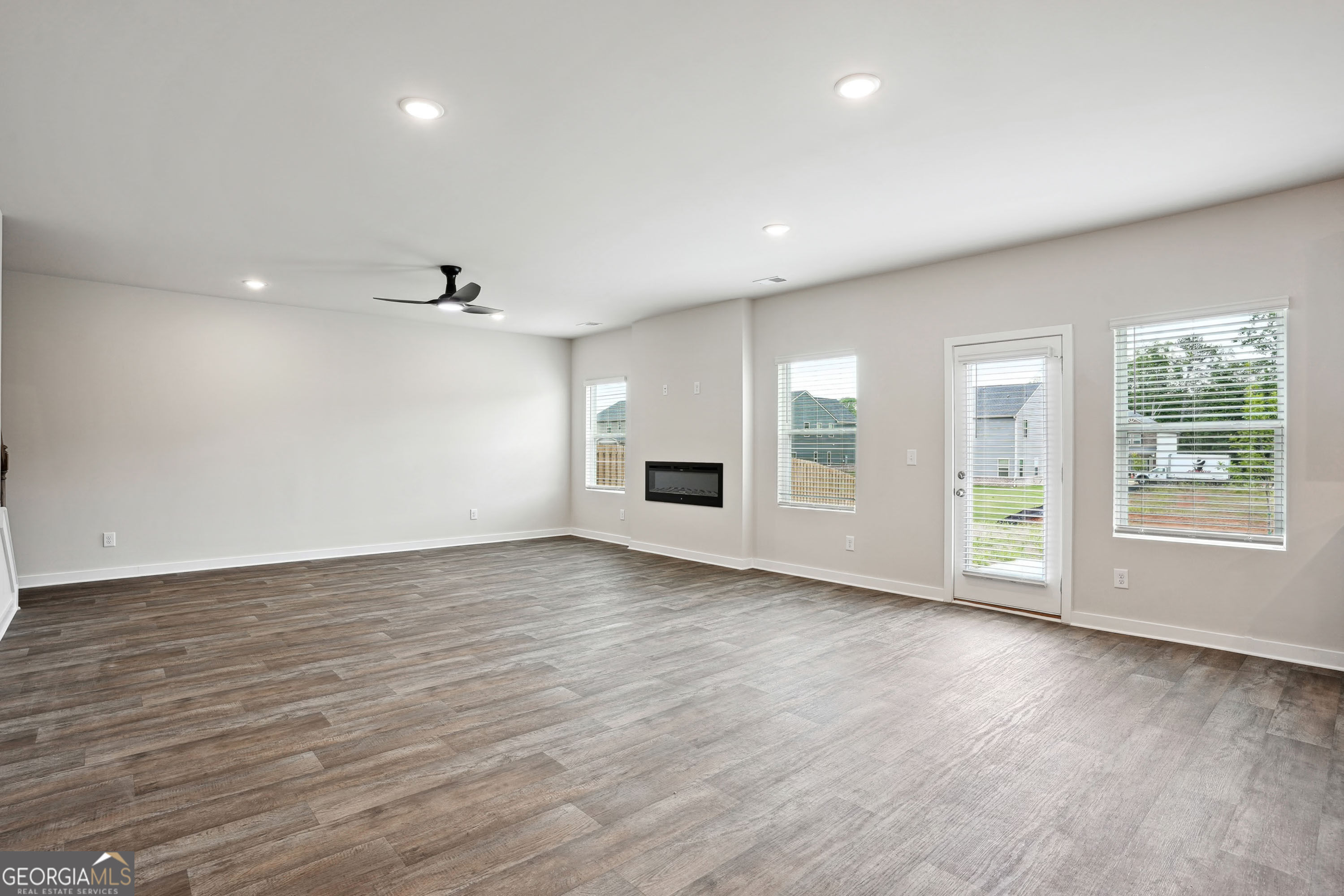 364 Jarrett Street Property Photo 4
