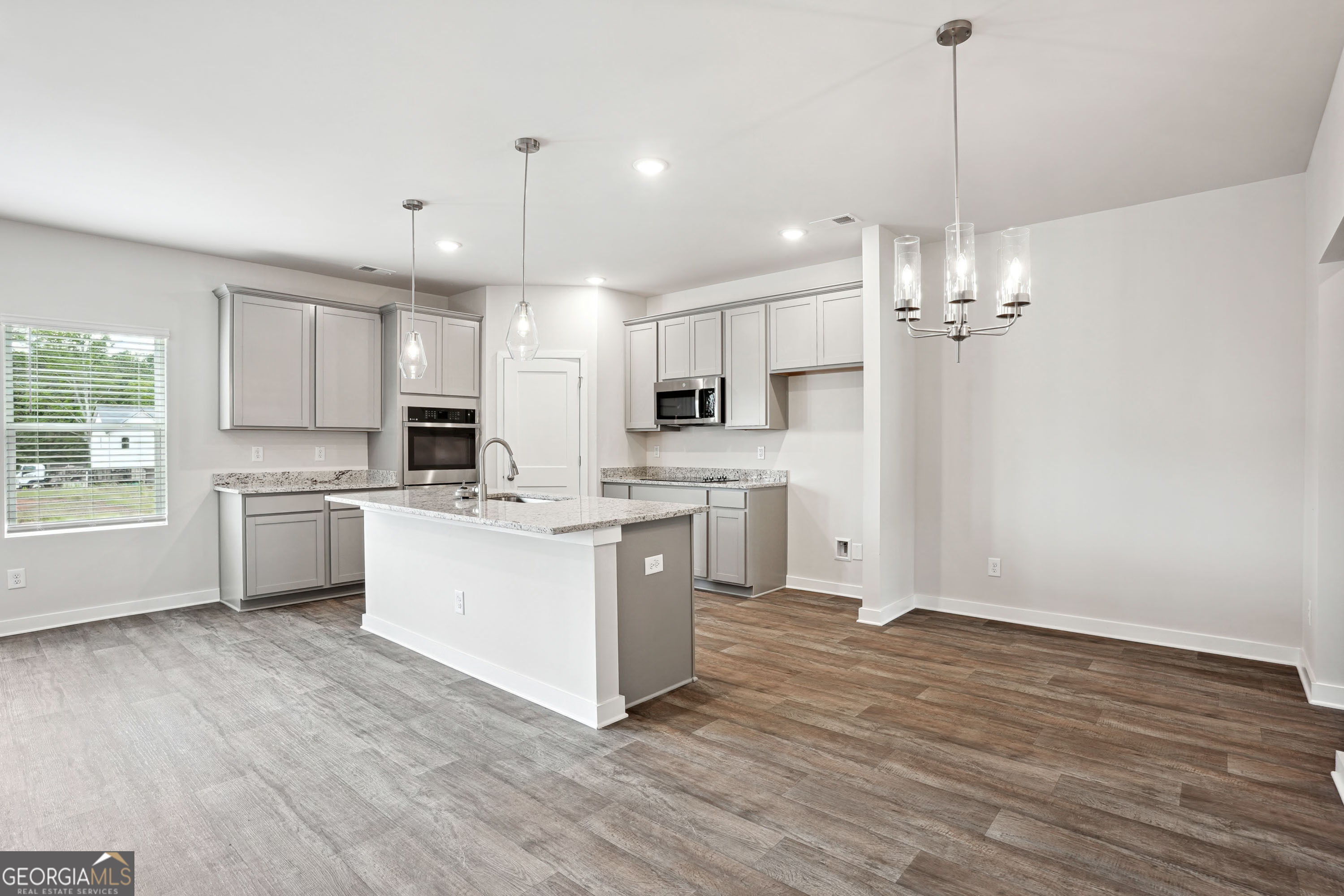 364 Jarrett Street Property Photo 5