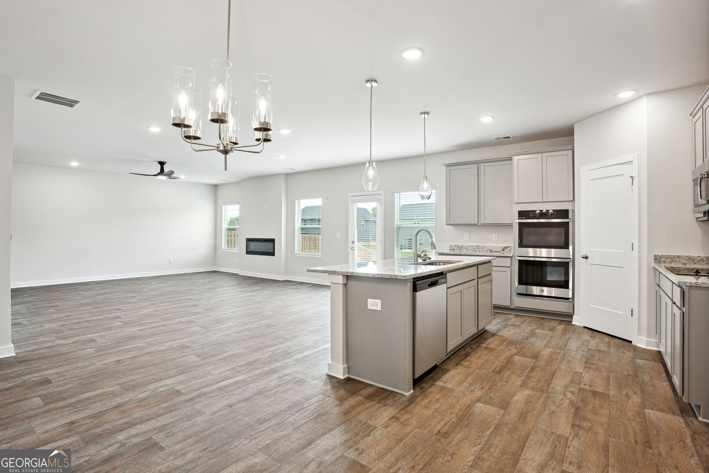 364 Jarrett Street Property Photo 6
