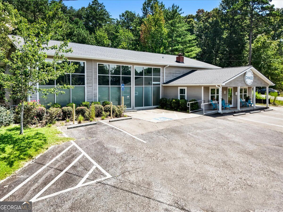 1204 Canton Highway Property Photo 1