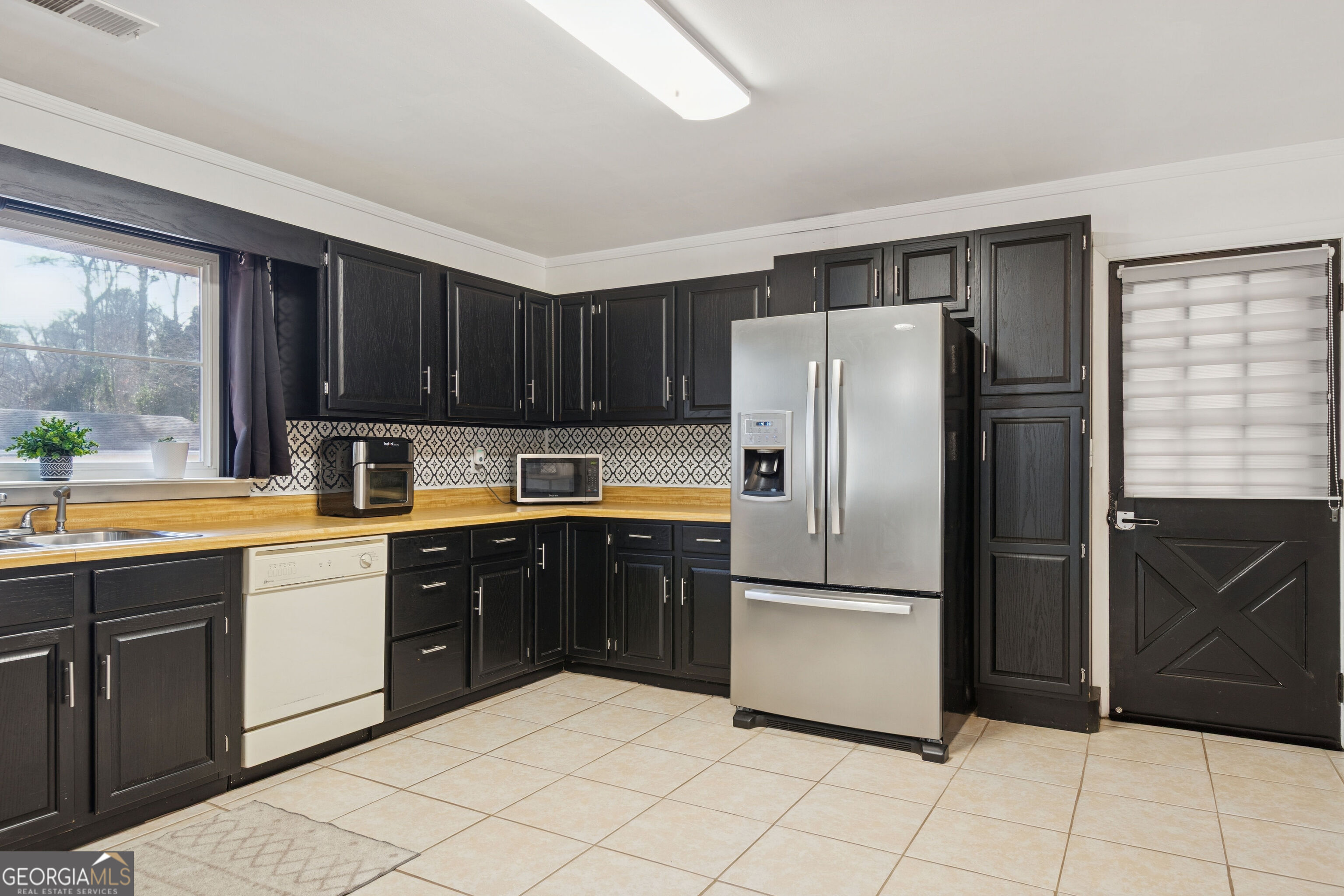 115 Pine Tree Drive # A Property Photo 4