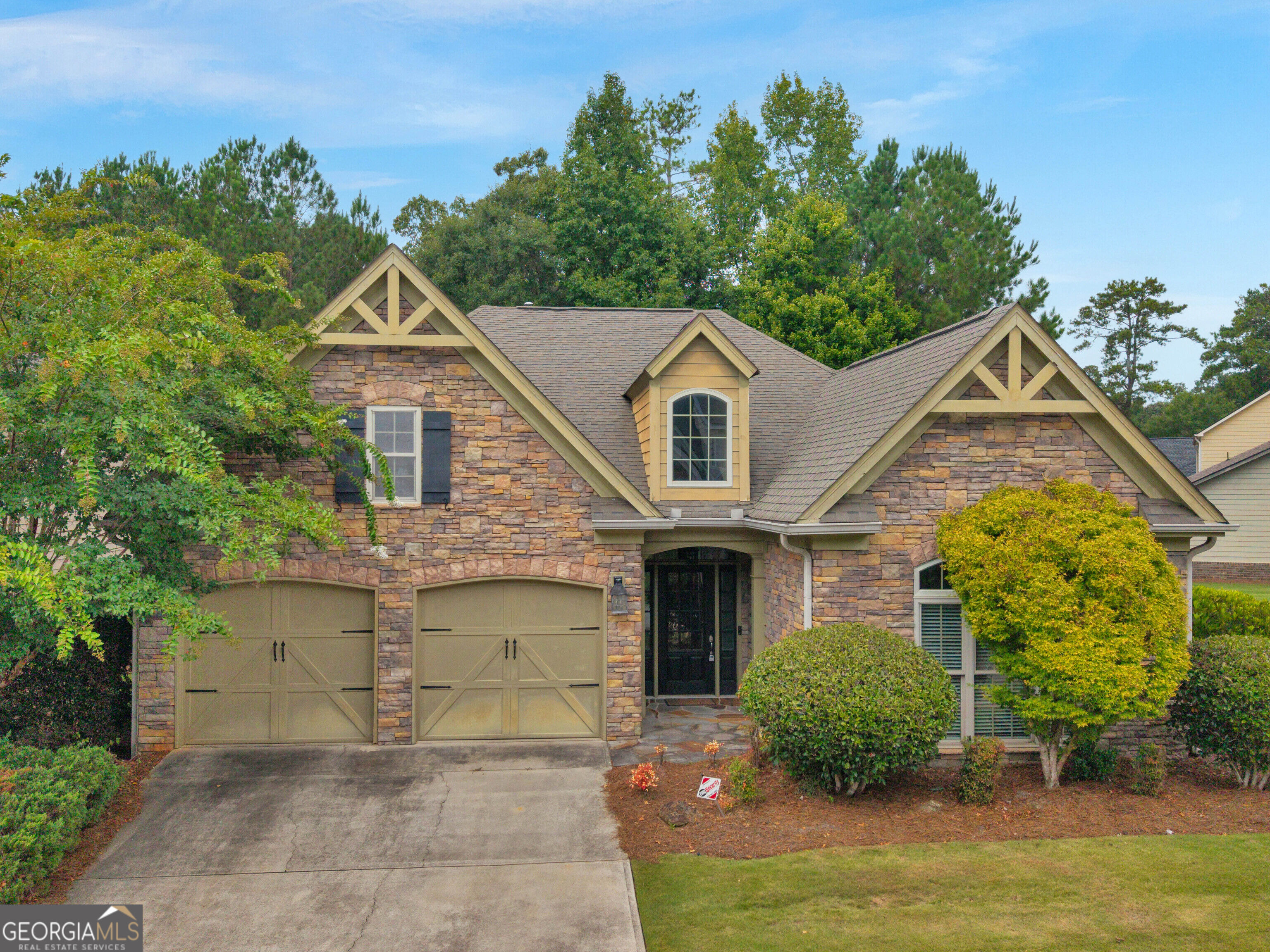 1136 Pebble Creek Lane Property Photo 2