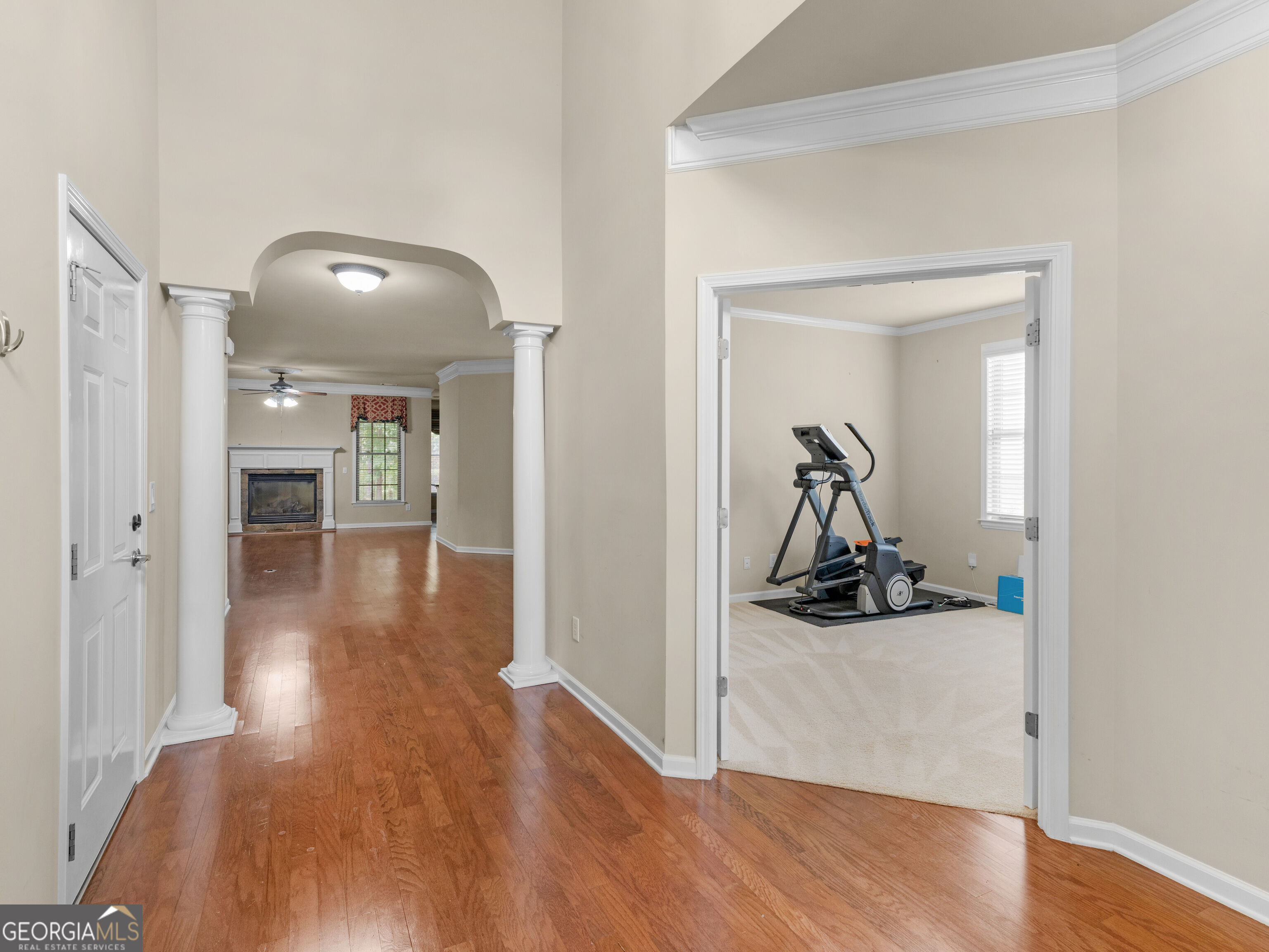 1136 Pebble Creek Lane Property Photo 3