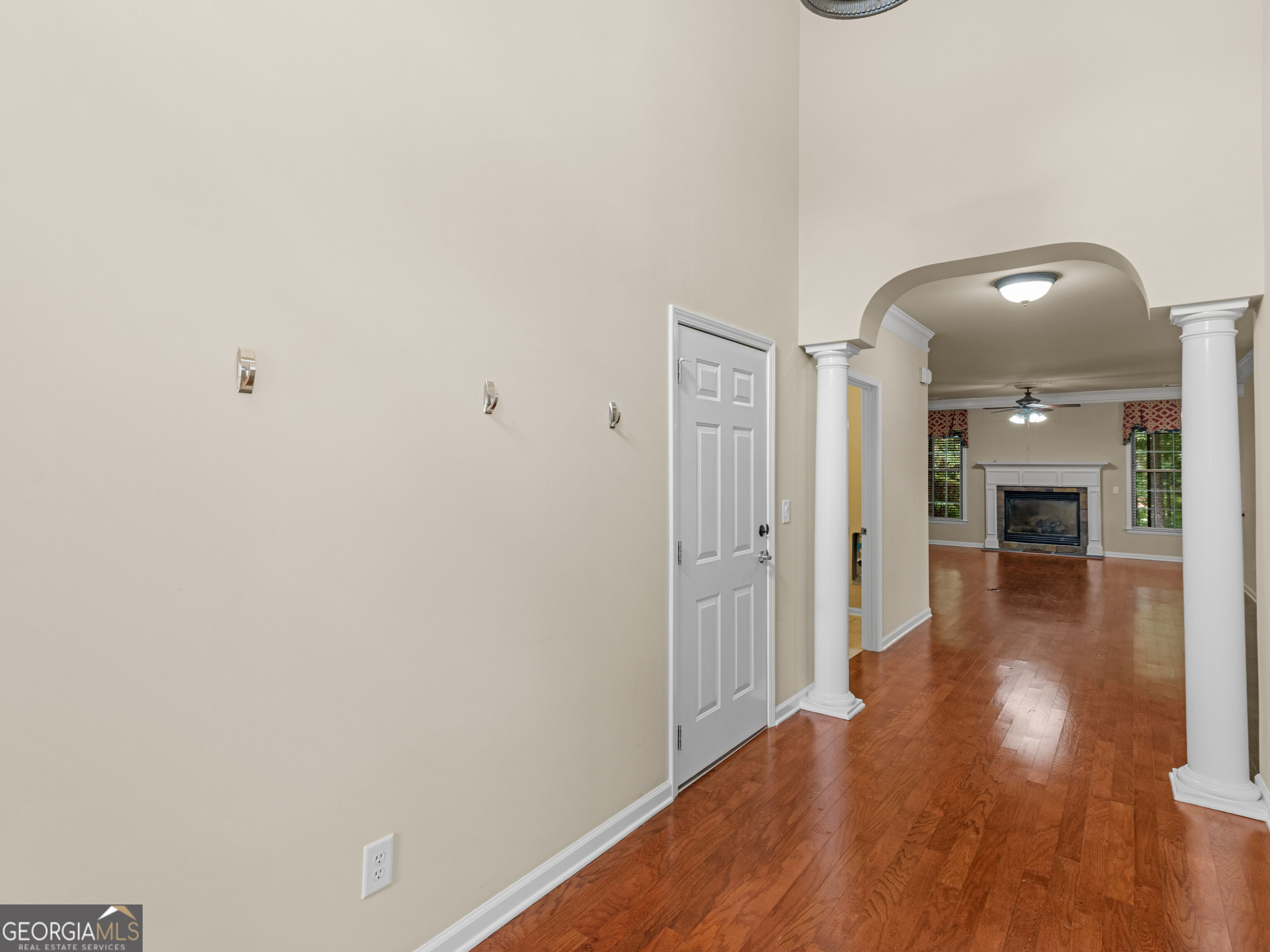 1136 Pebble Creek Lane Property Photo 4