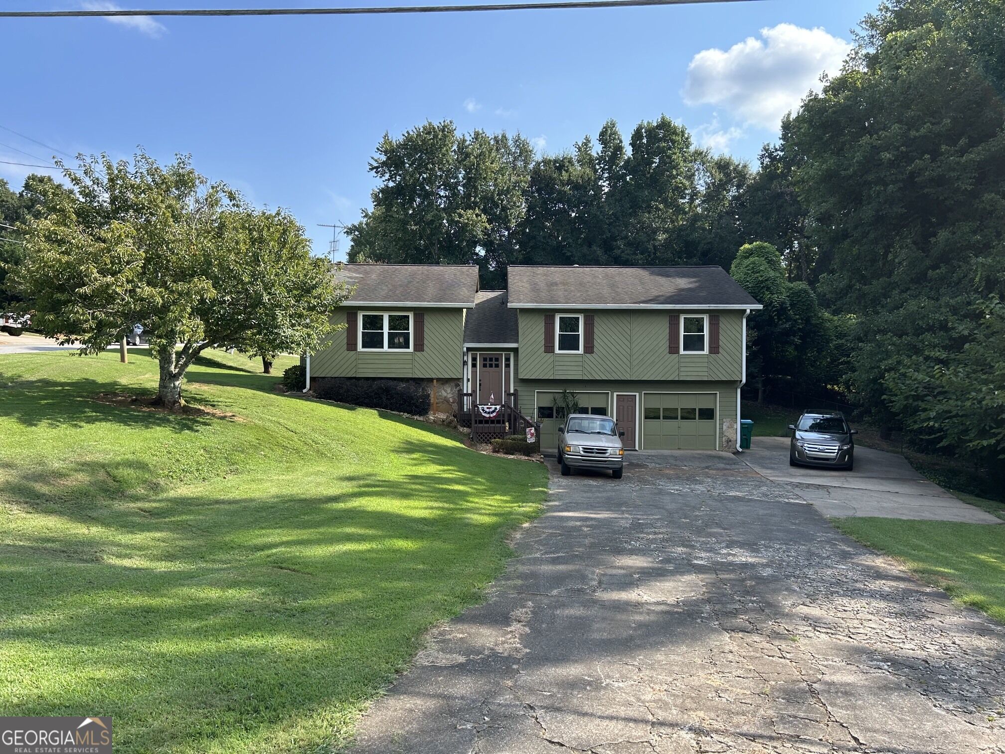 1090 Hickory Road Property Photo 1