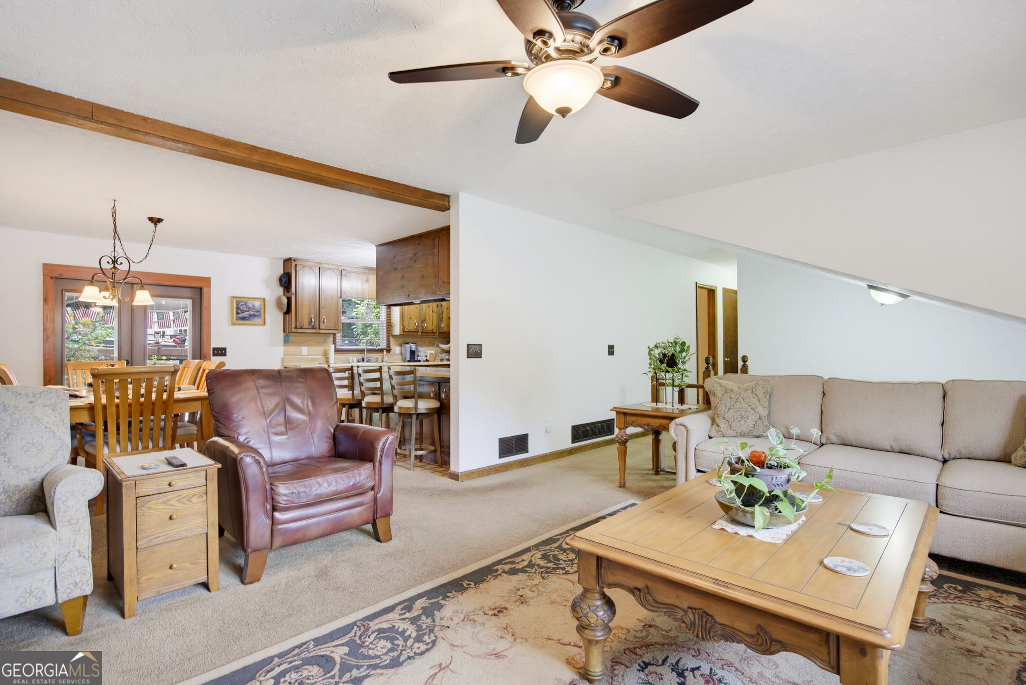 1090 Hickory Road Property Photo 8