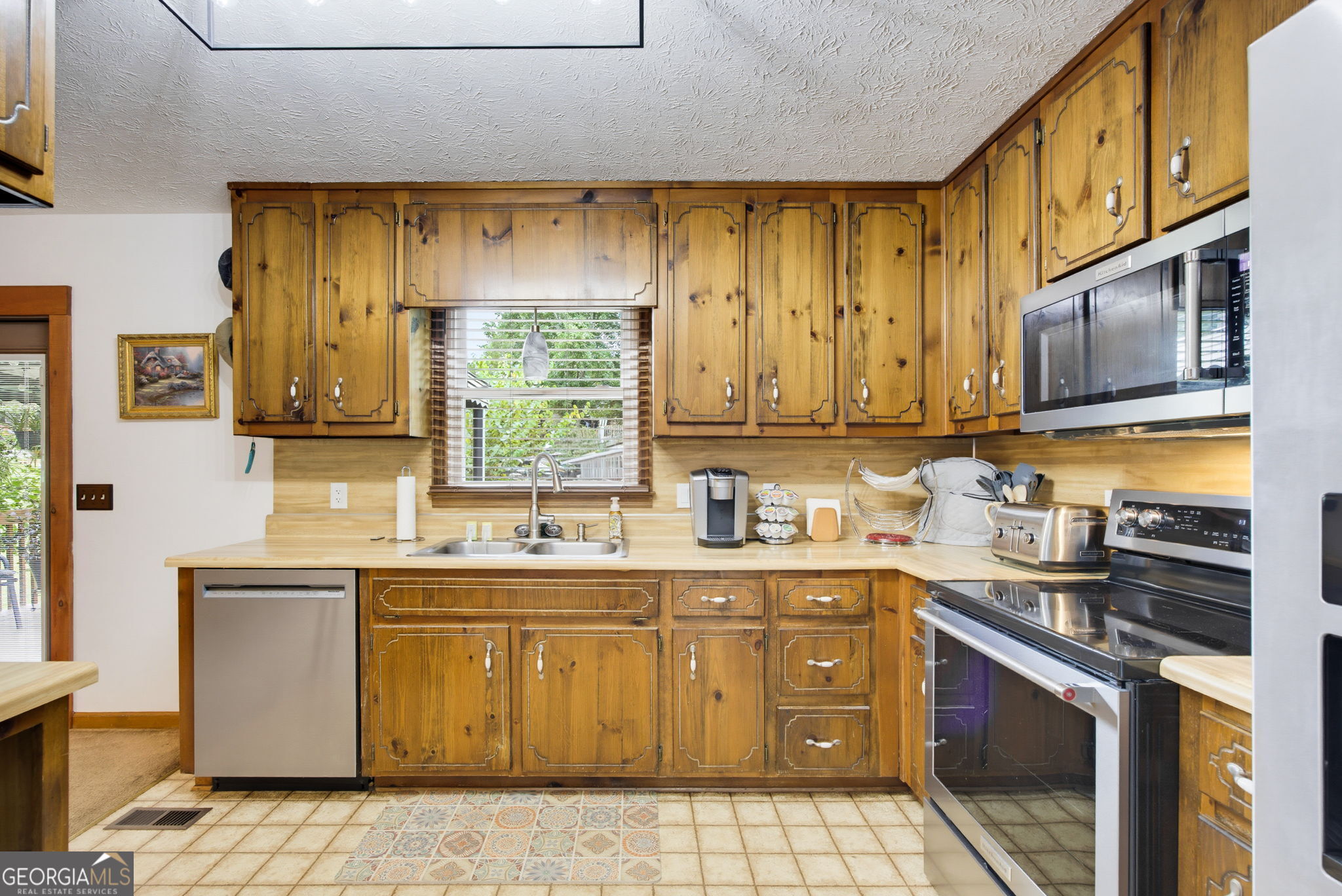 1090 Hickory Road Property Photo 13