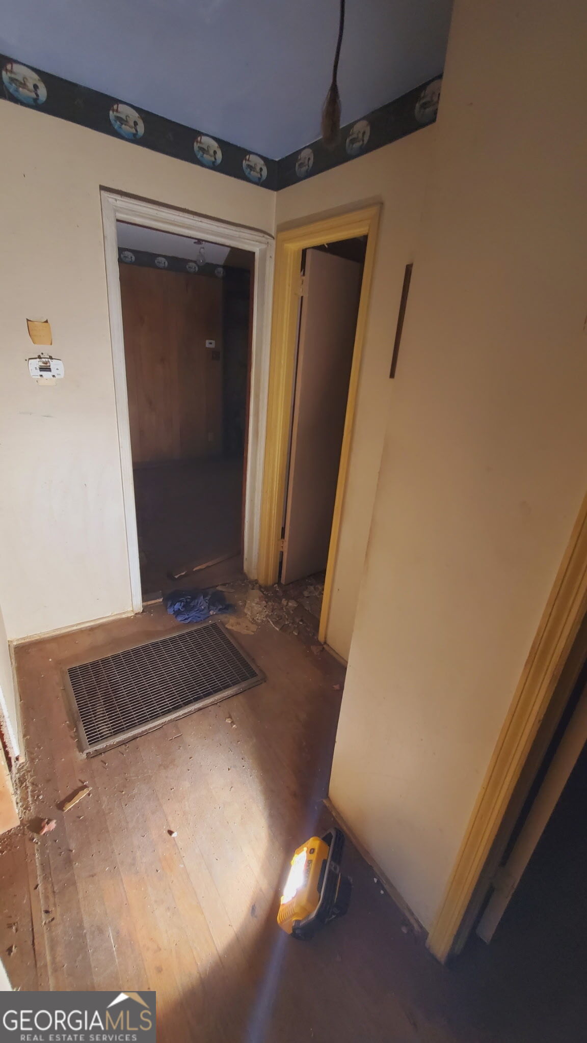1301 Lakeview Drive Property Photo 3