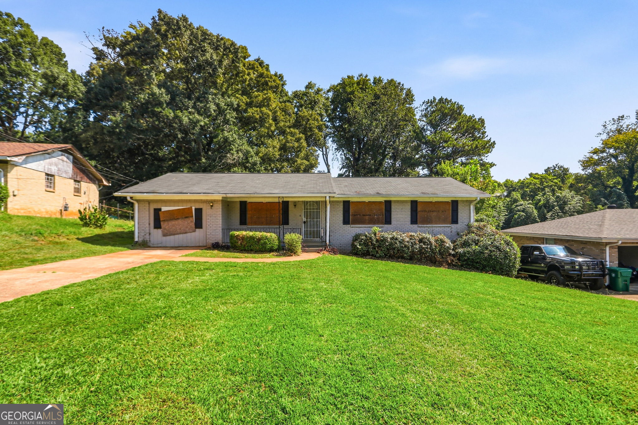 2810 Knollview Drive Property Photo 1
