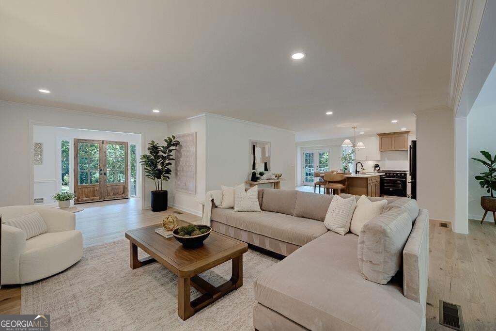 820 Oakhaven Drive Property Photo 8