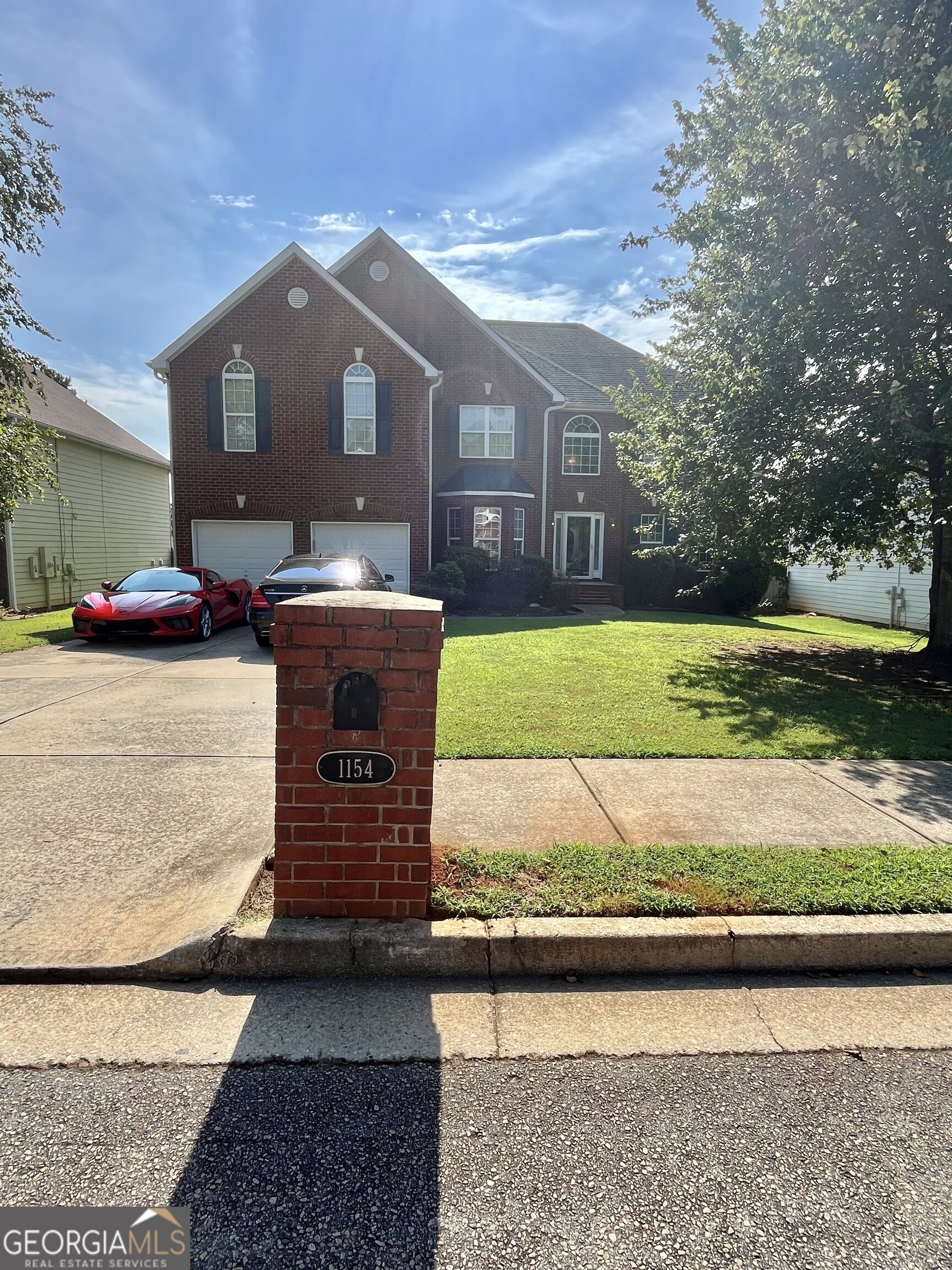 1154 Folkstone Drive Property Photo 1