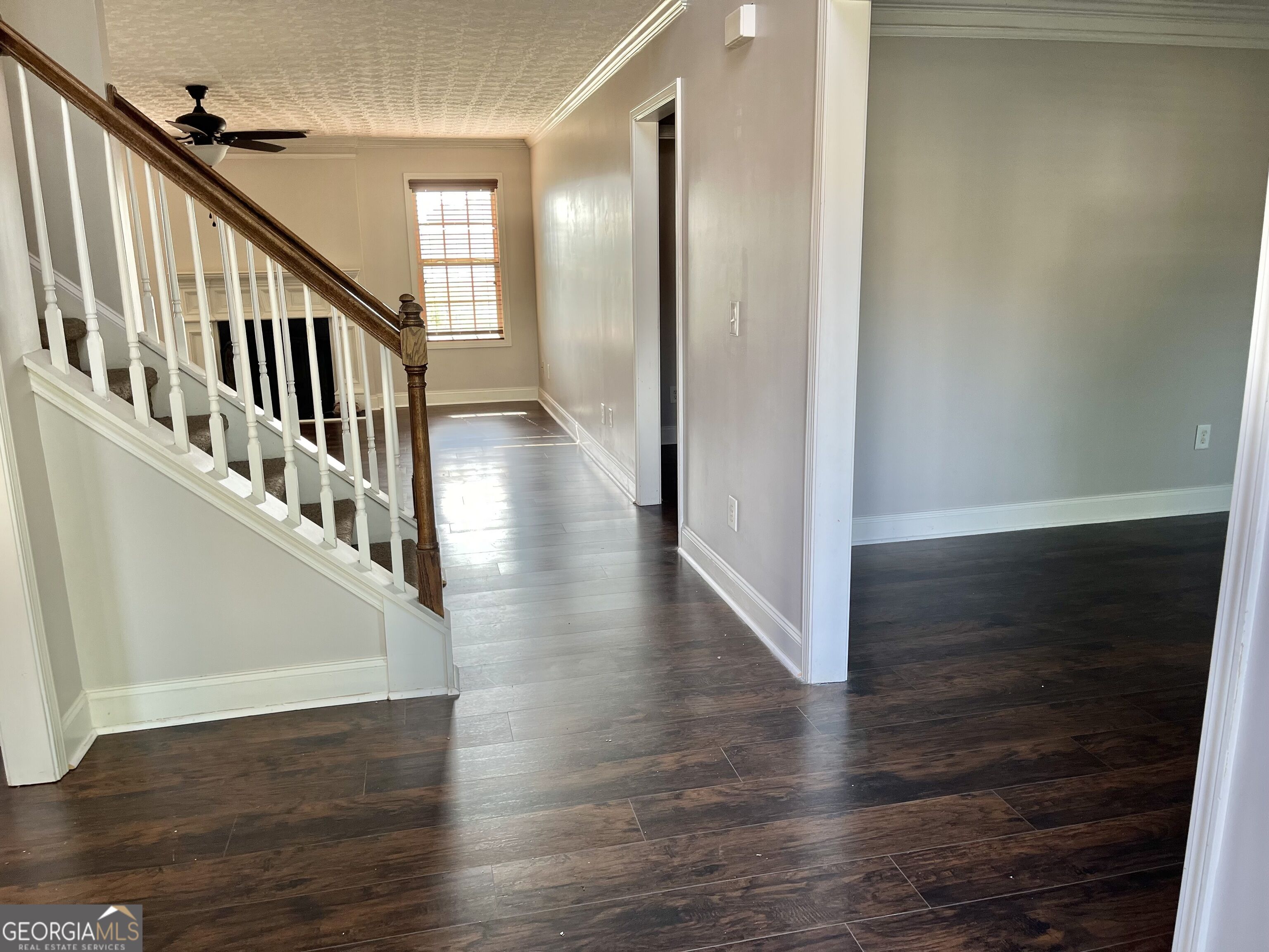 1154 Folkstone Drive Property Photo 4