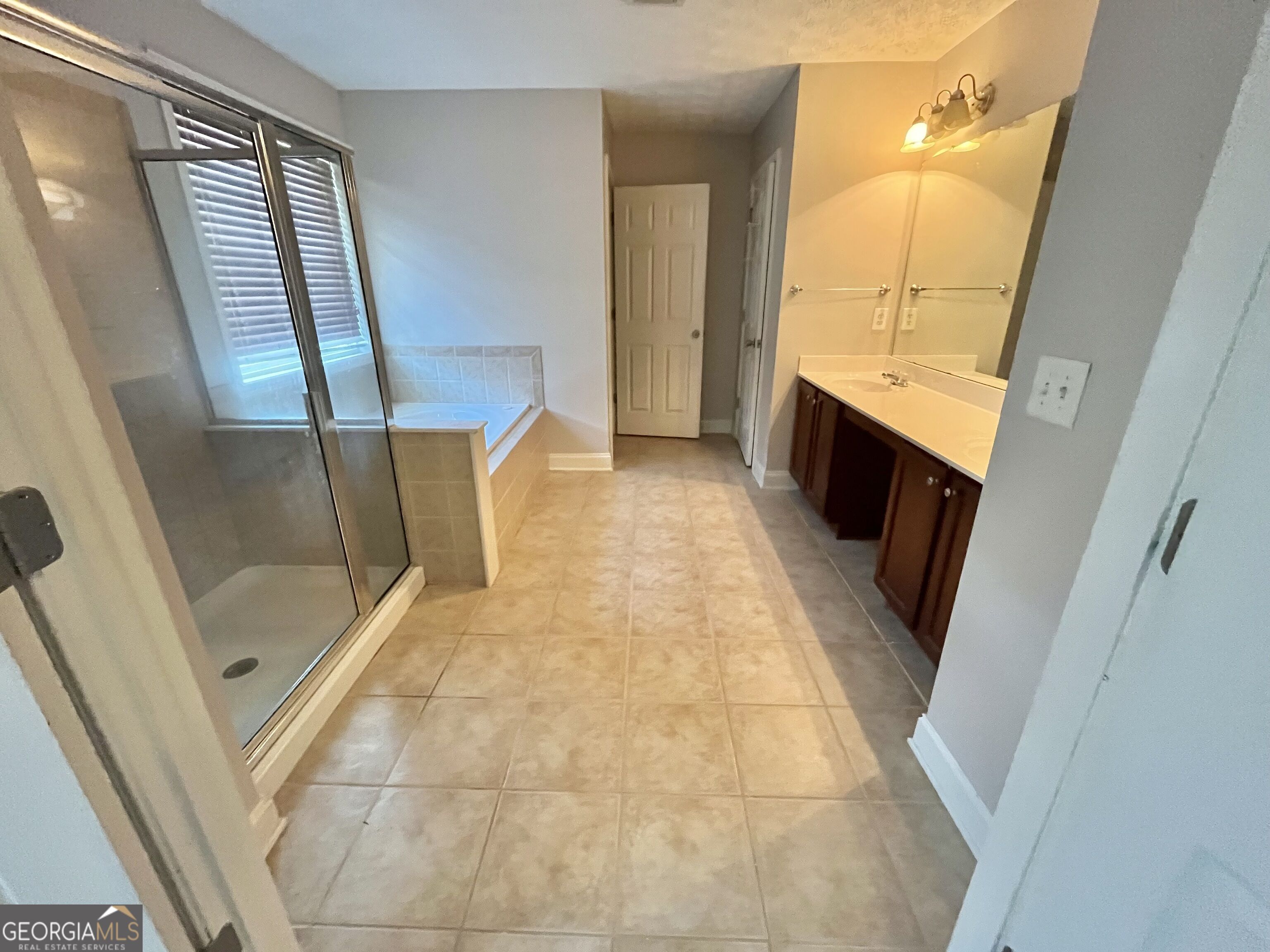 1154 Folkstone Drive Property Photo 27