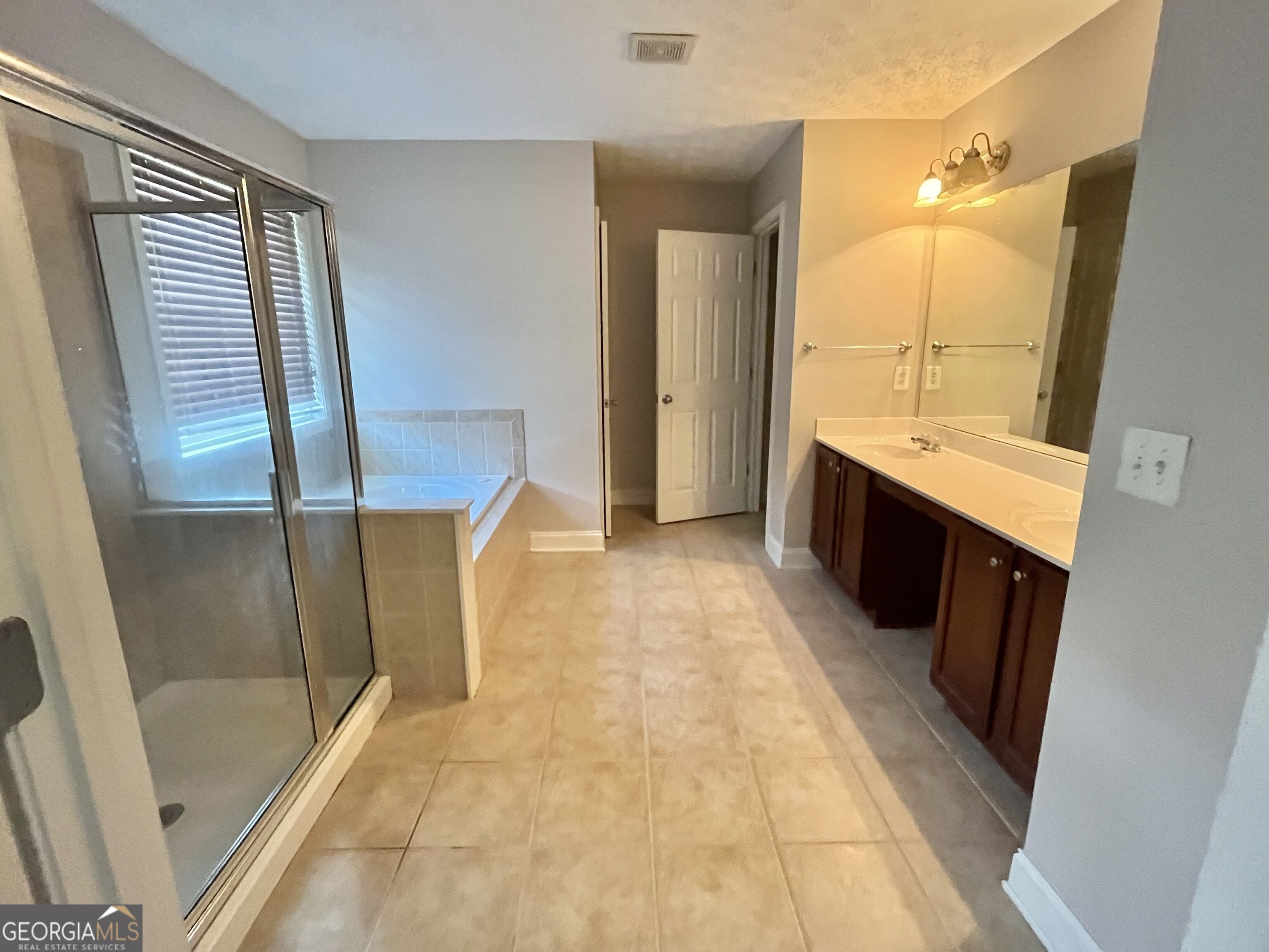 1154 Folkstone Drive Property Photo 30