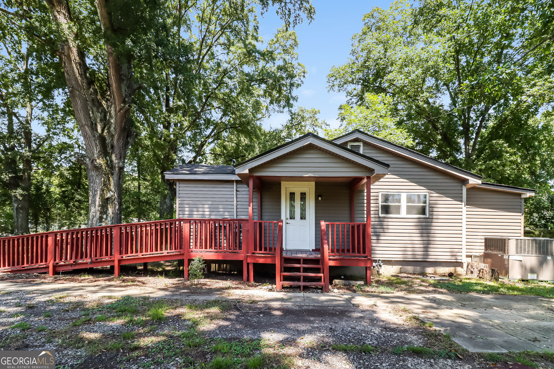 2430 Us-41 N Property Photo 1