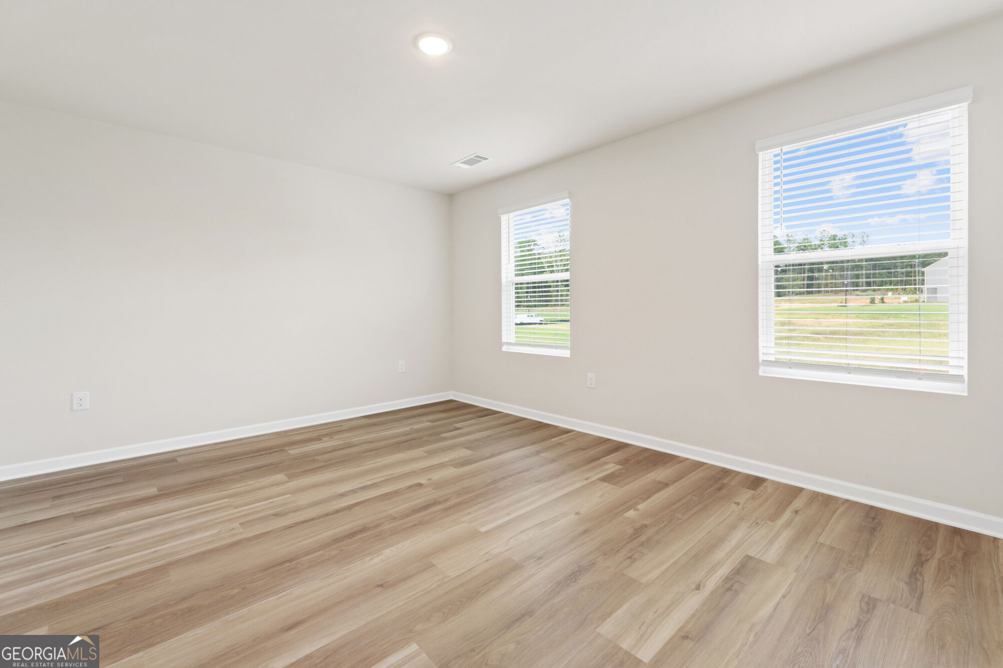 1100 Dickens Road Property Photo 6