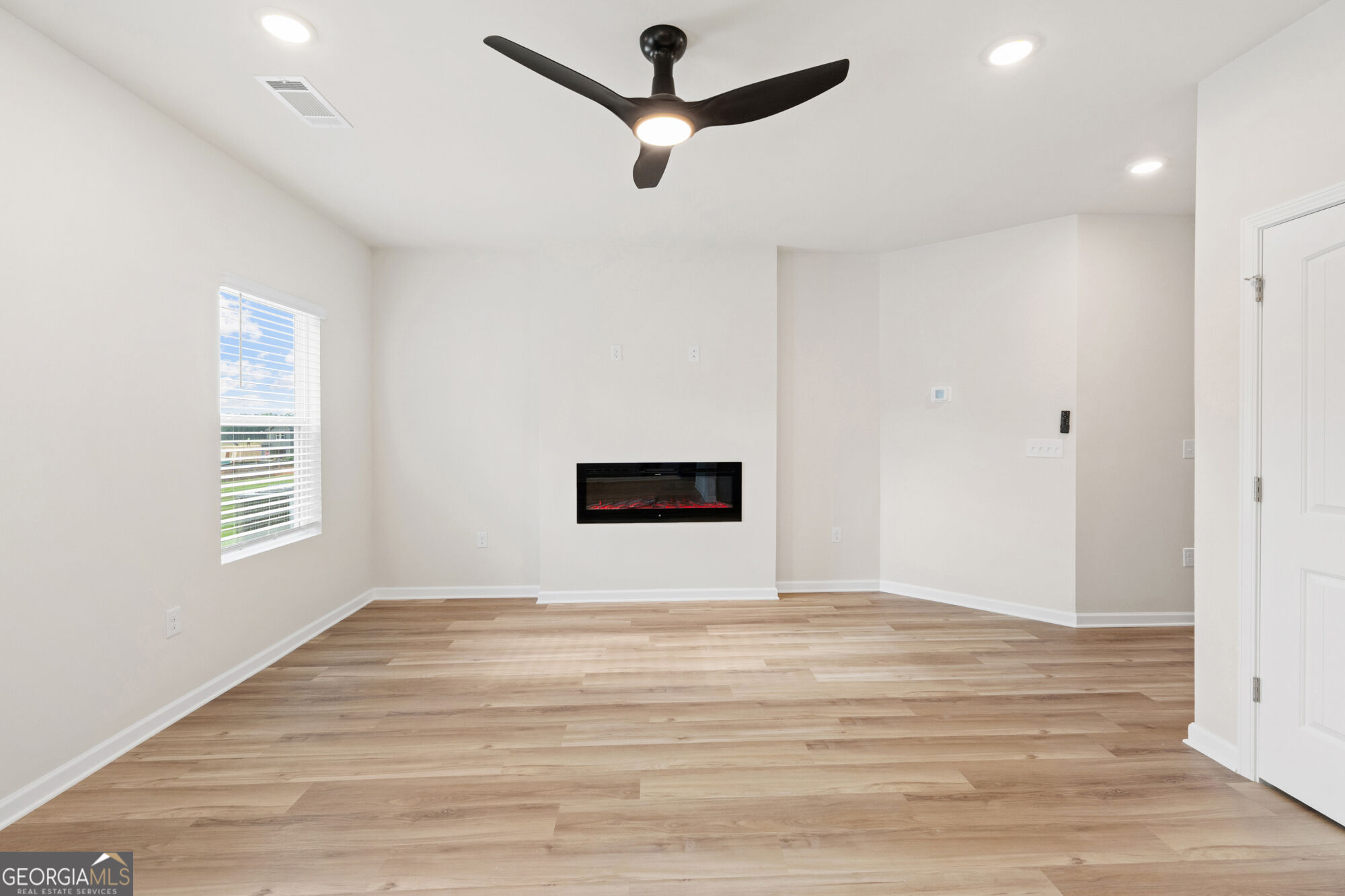 1100 Dickens Road Property Photo 10