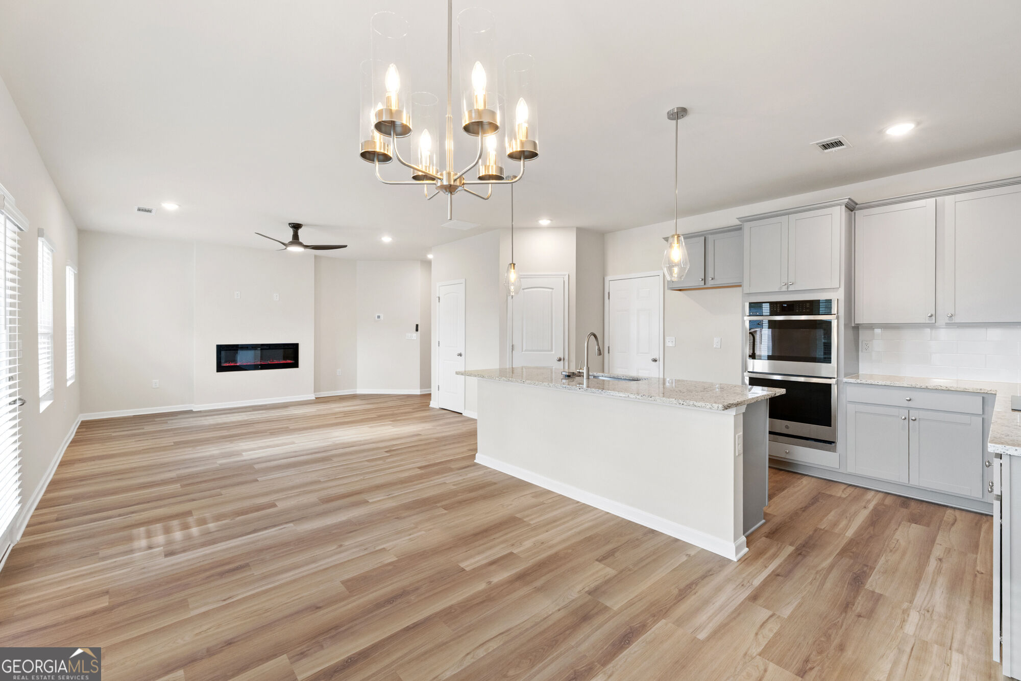 1100 Dickens Road Property Photo 13