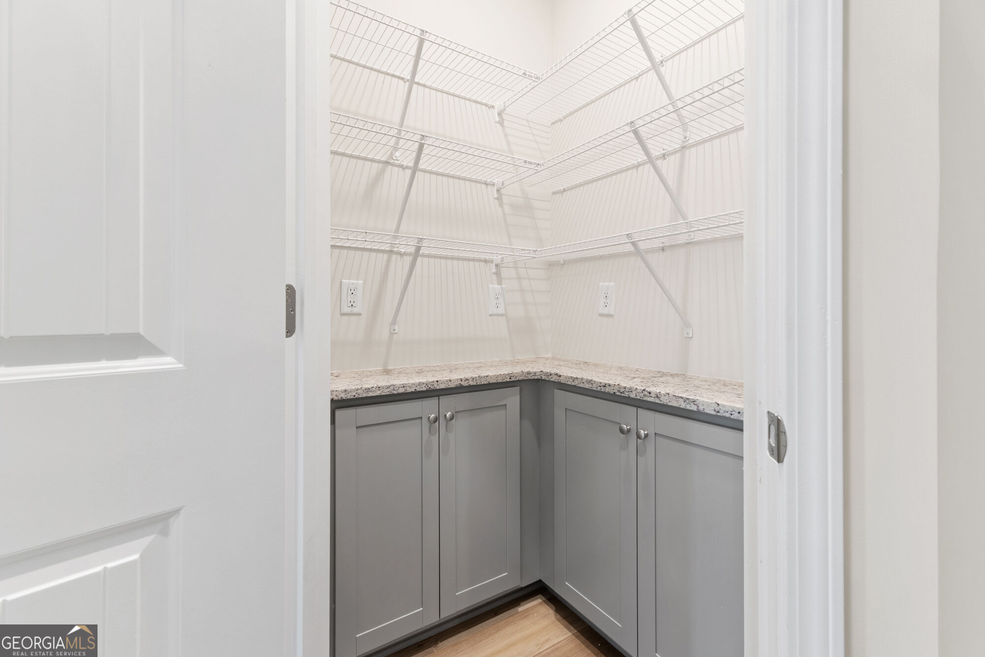 1100 Dickens Road Property Photo 14