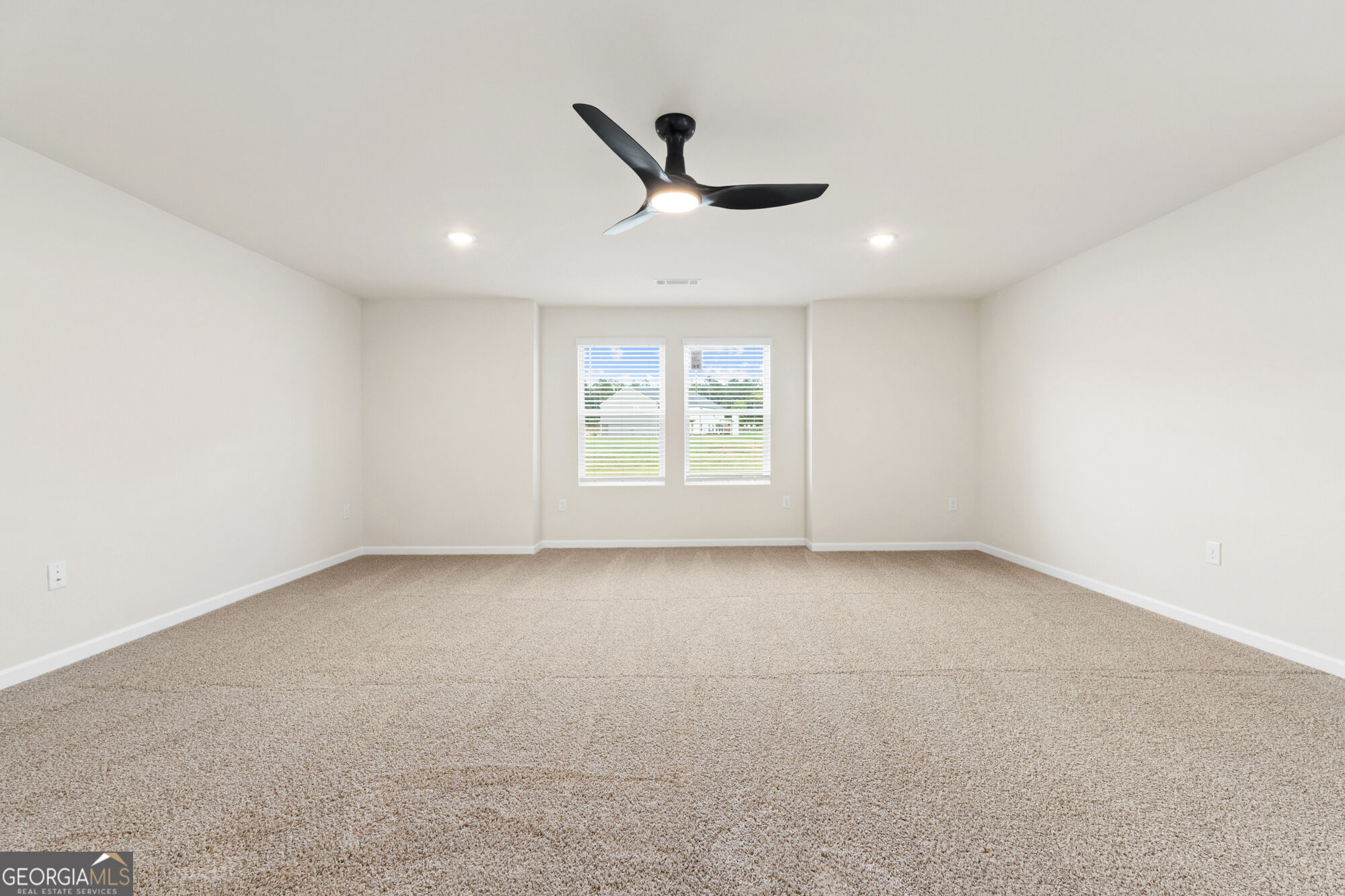 1100 Dickens Road Property Photo 15