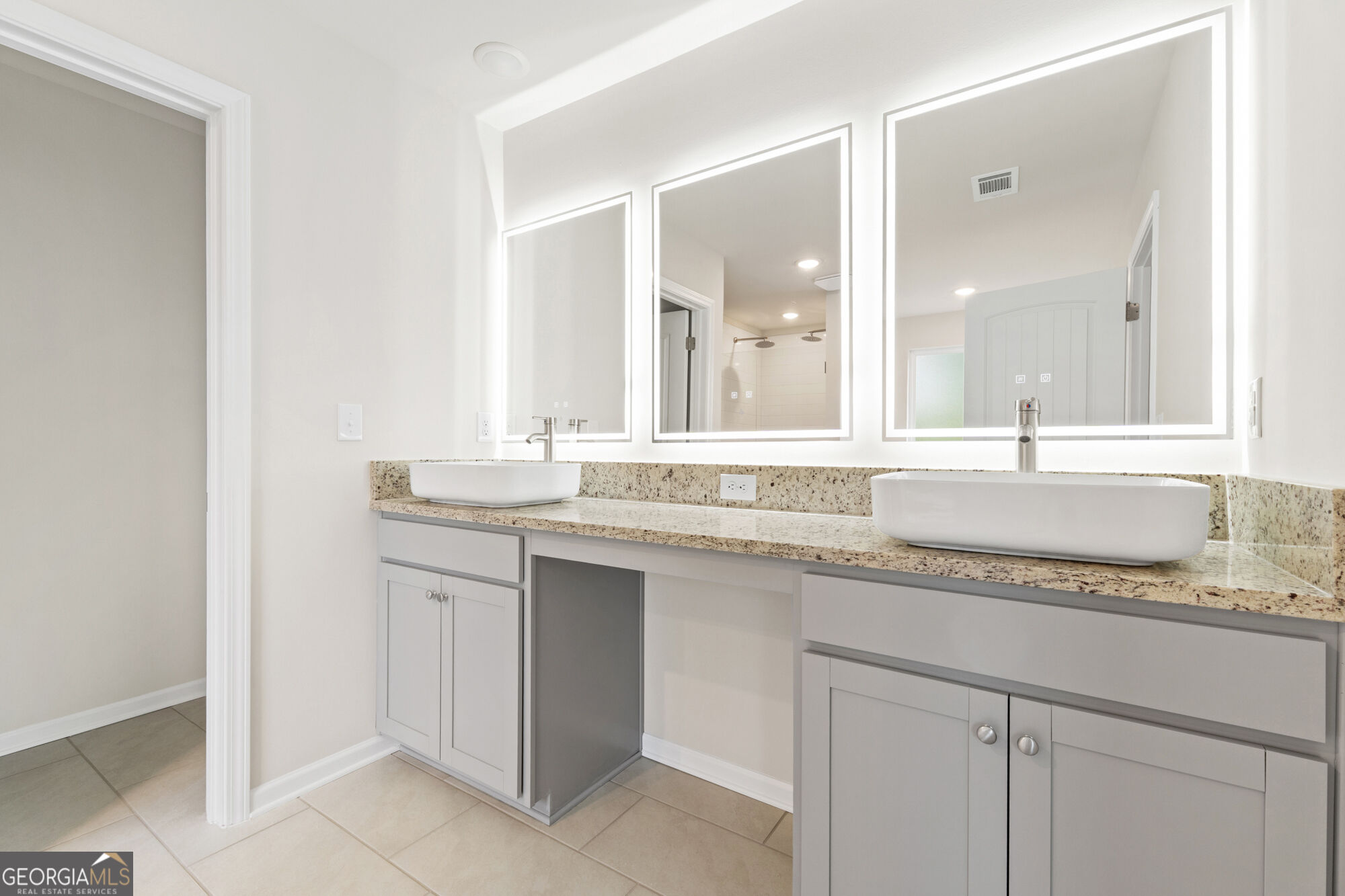 1100 Dickens Road Property Photo 17