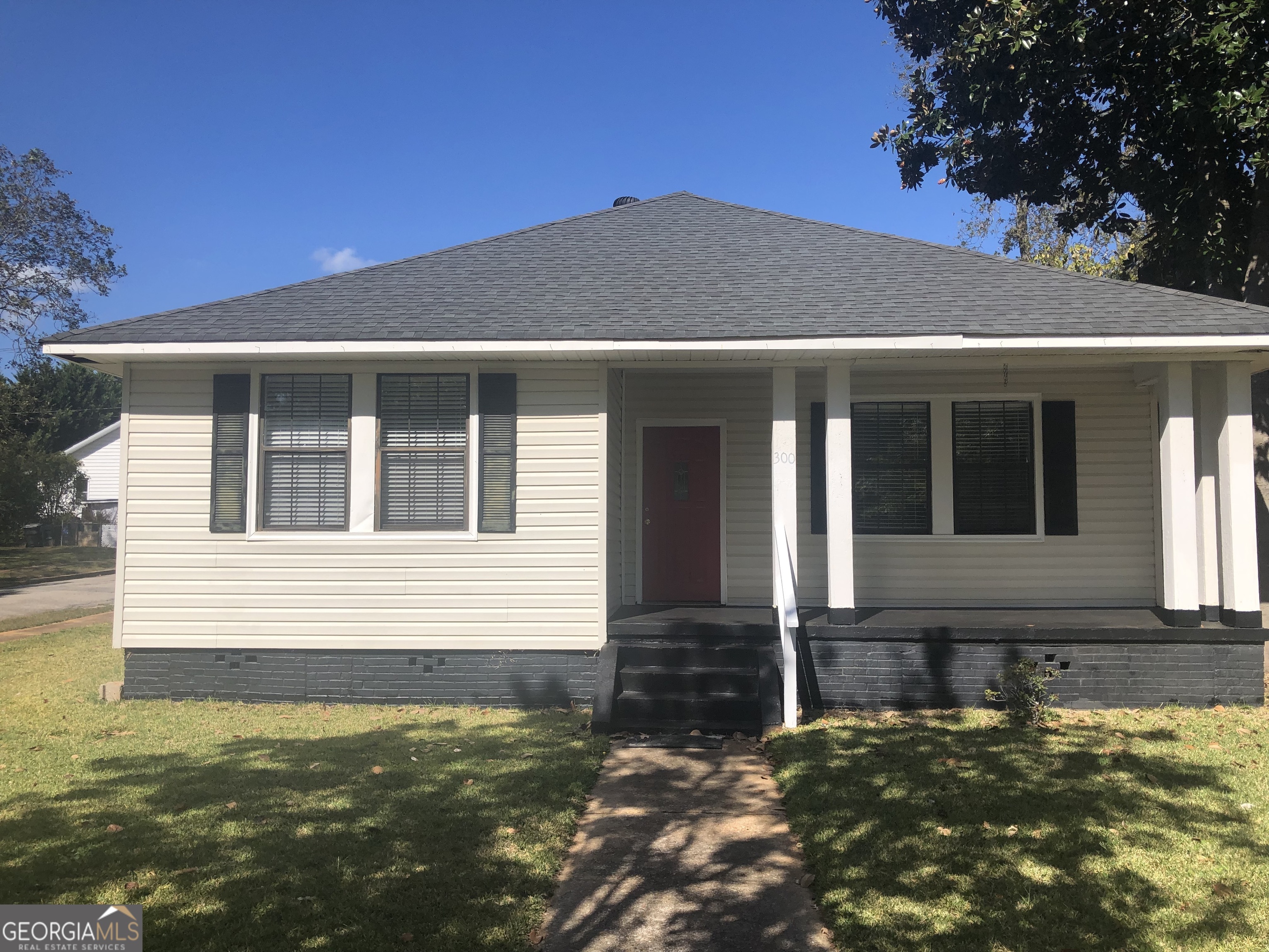 300 Fourth Avenue Property Photo 1