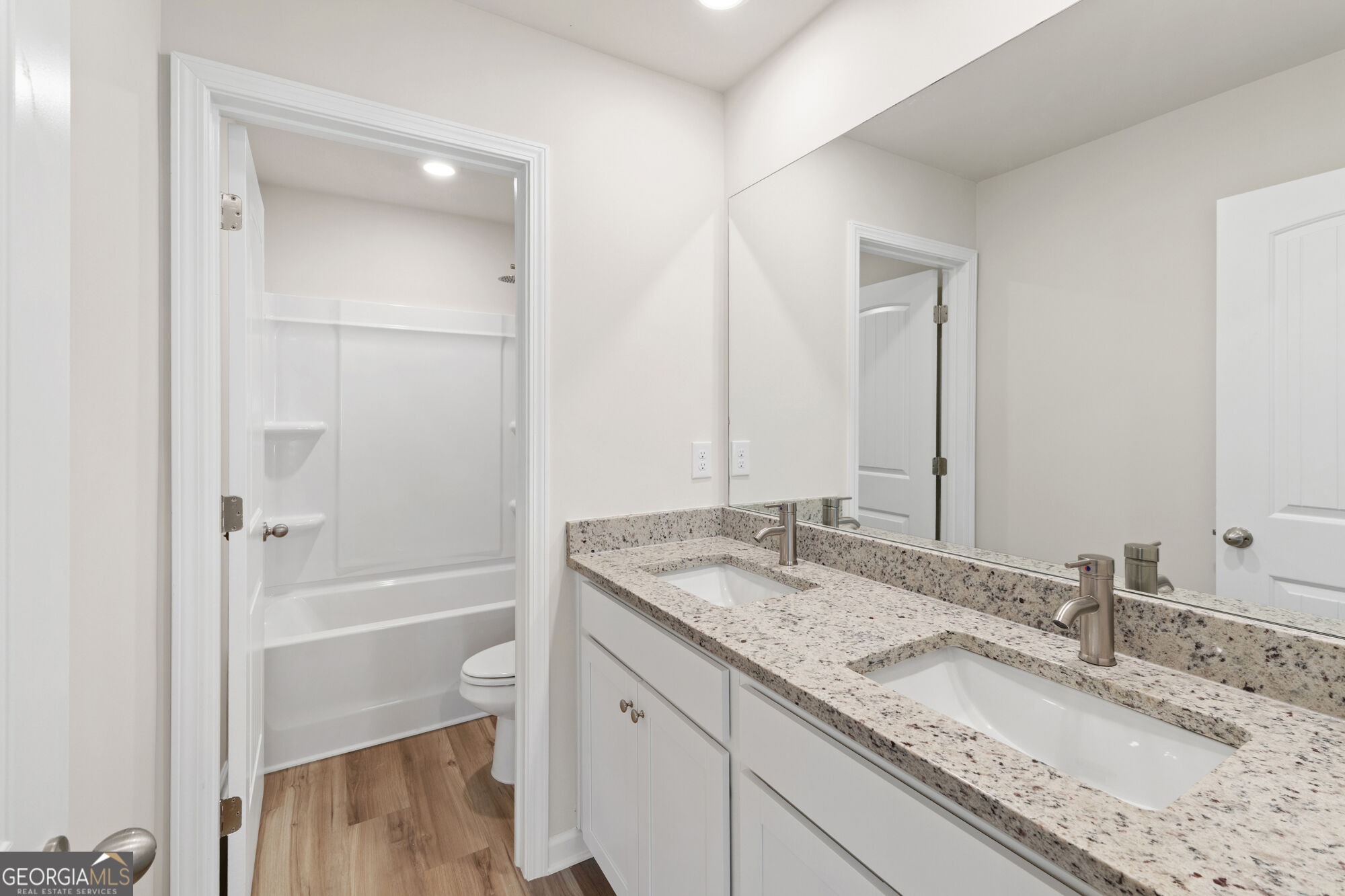 1184 Dickens Road Property Photo 18