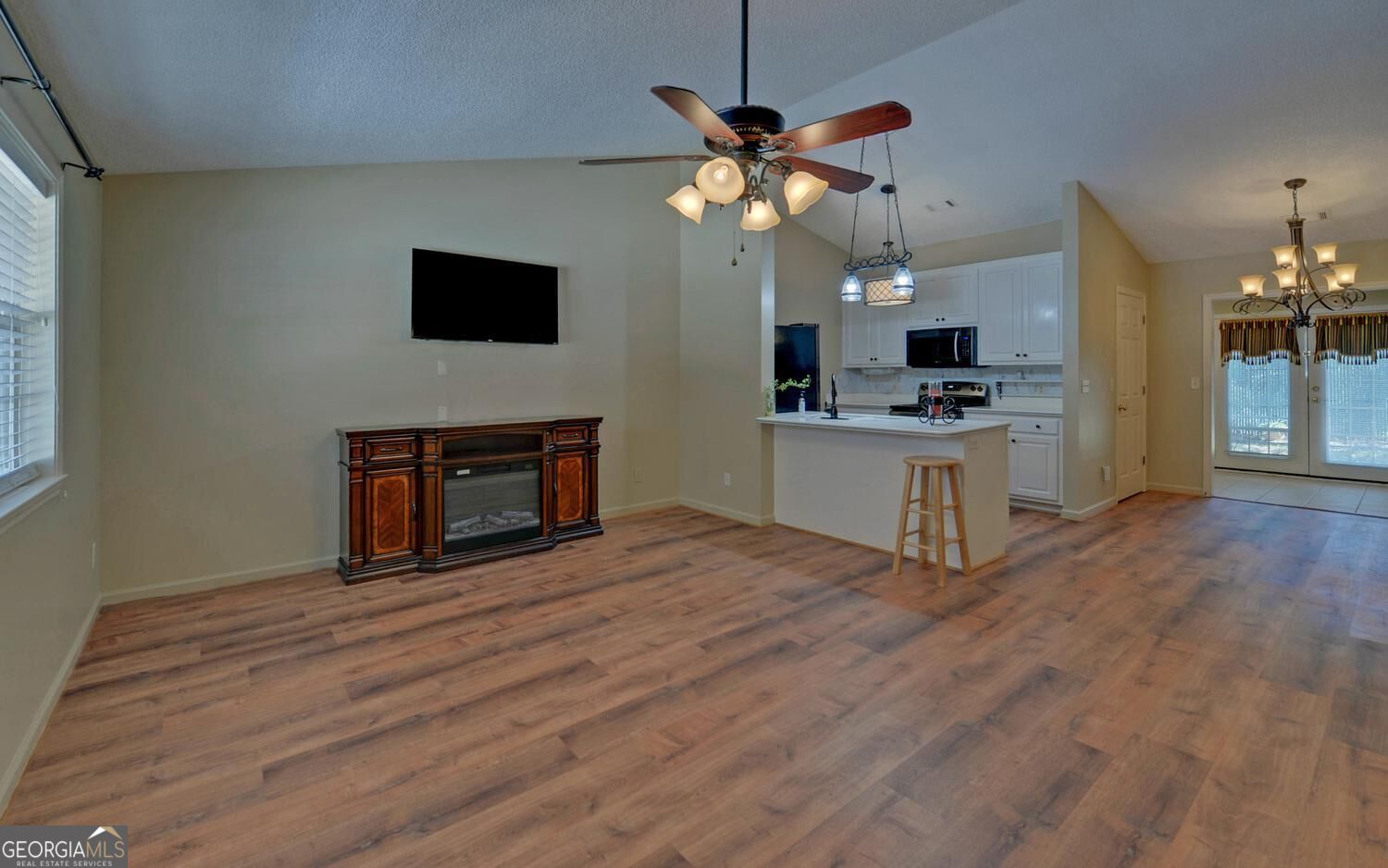 2947 Florence Drive Property Photo 2