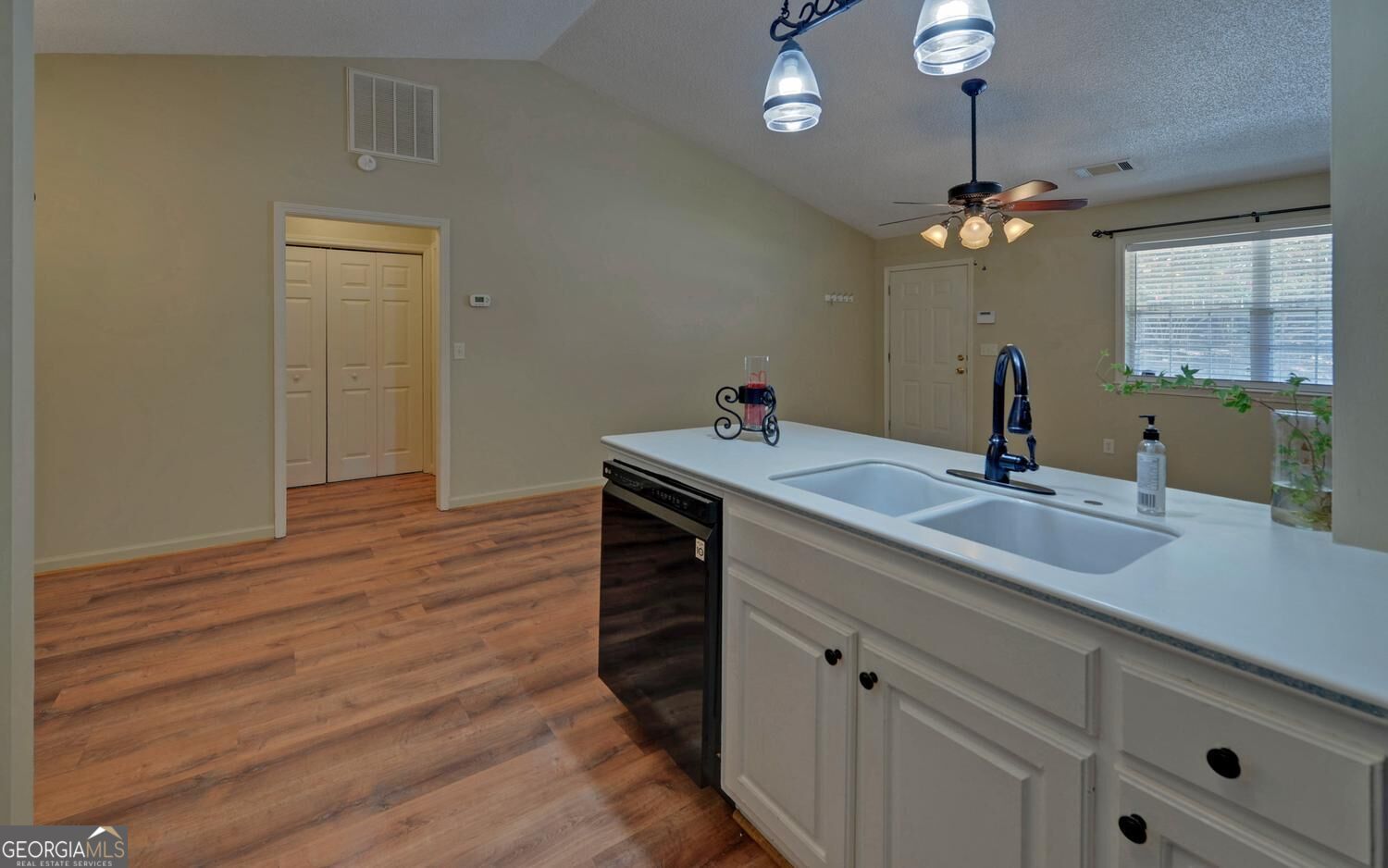 2947 Florence Drive Property Photo 8
