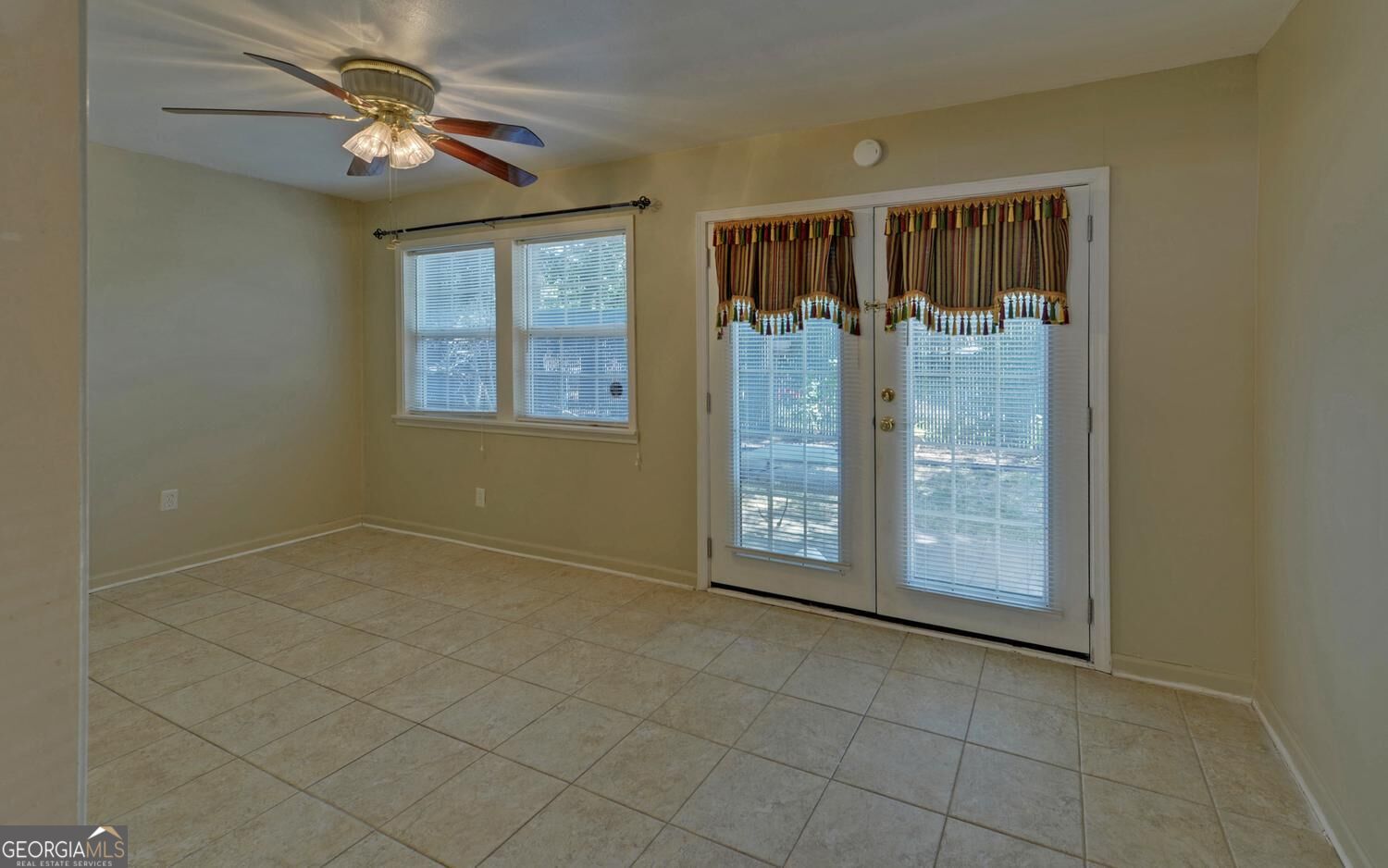 2947 Florence Drive Property Photo 12