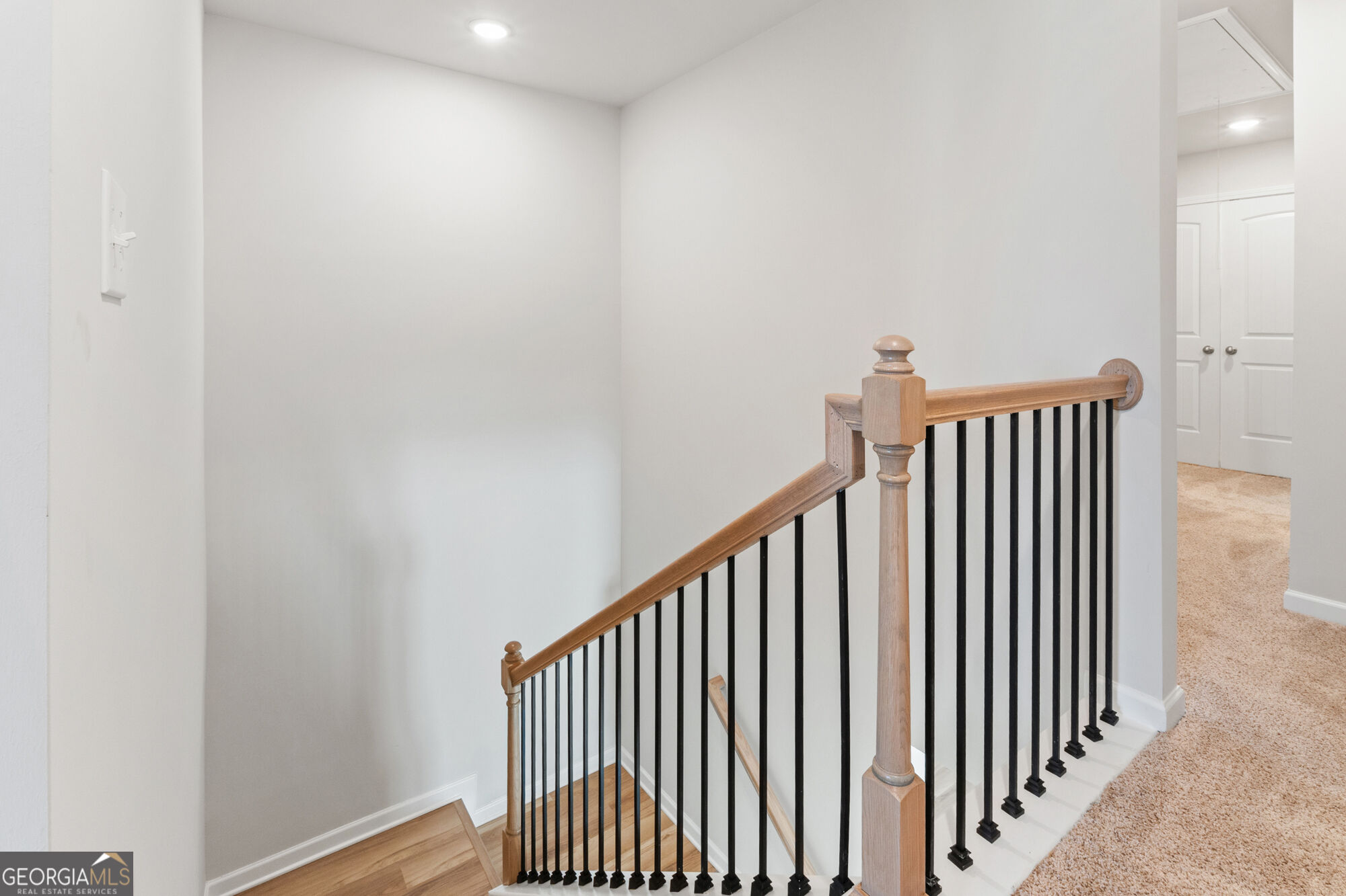 1199 Dickens Road Property Photo 6