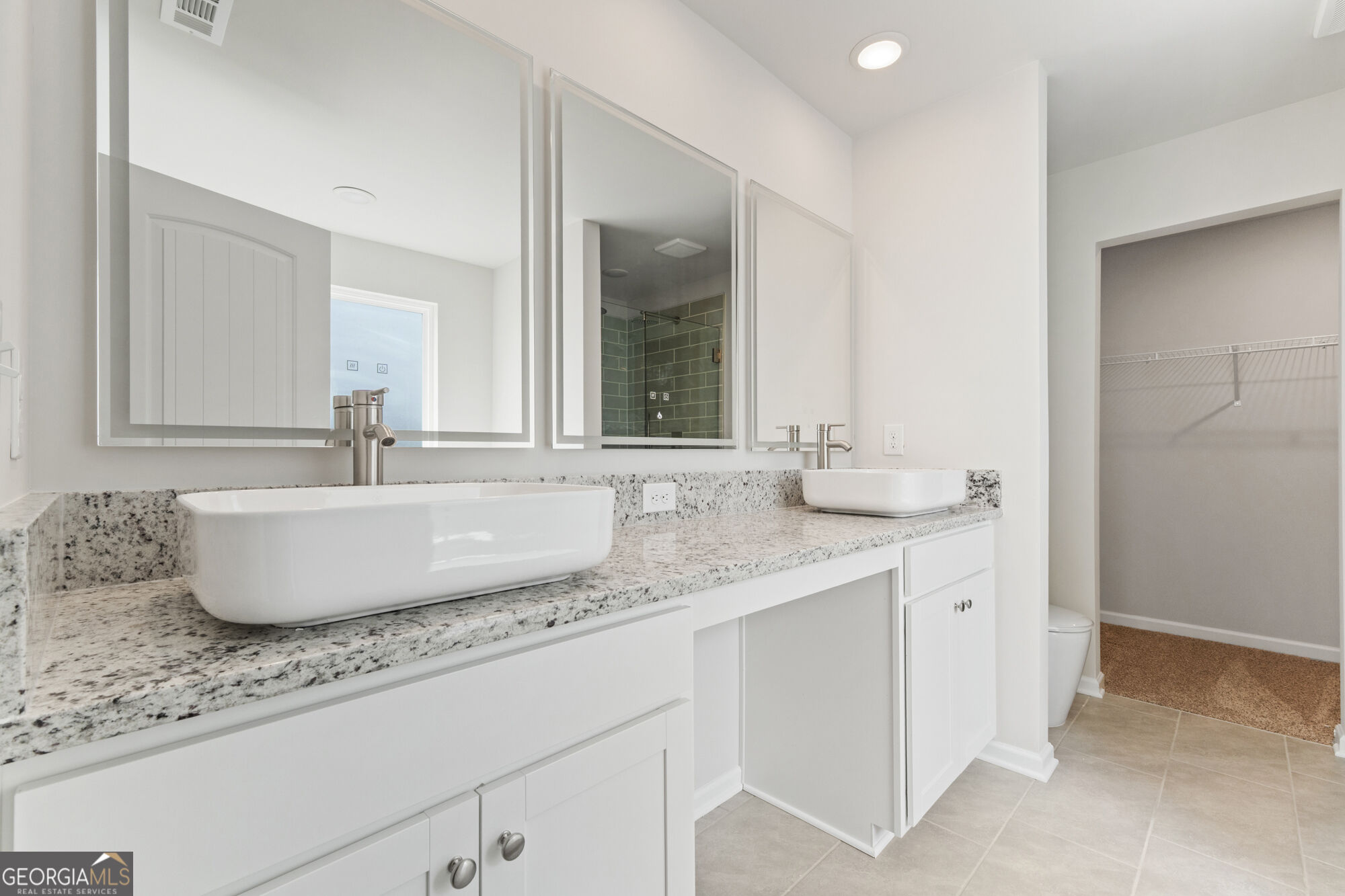 1199 Dickens Road Property Photo 8