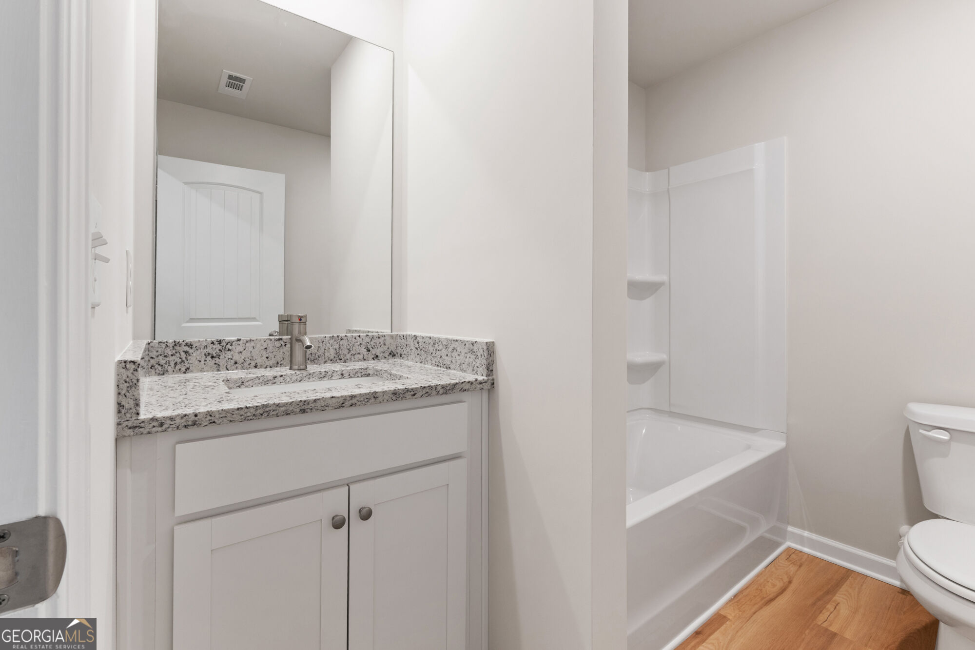 1199 Dickens Road Property Photo 13