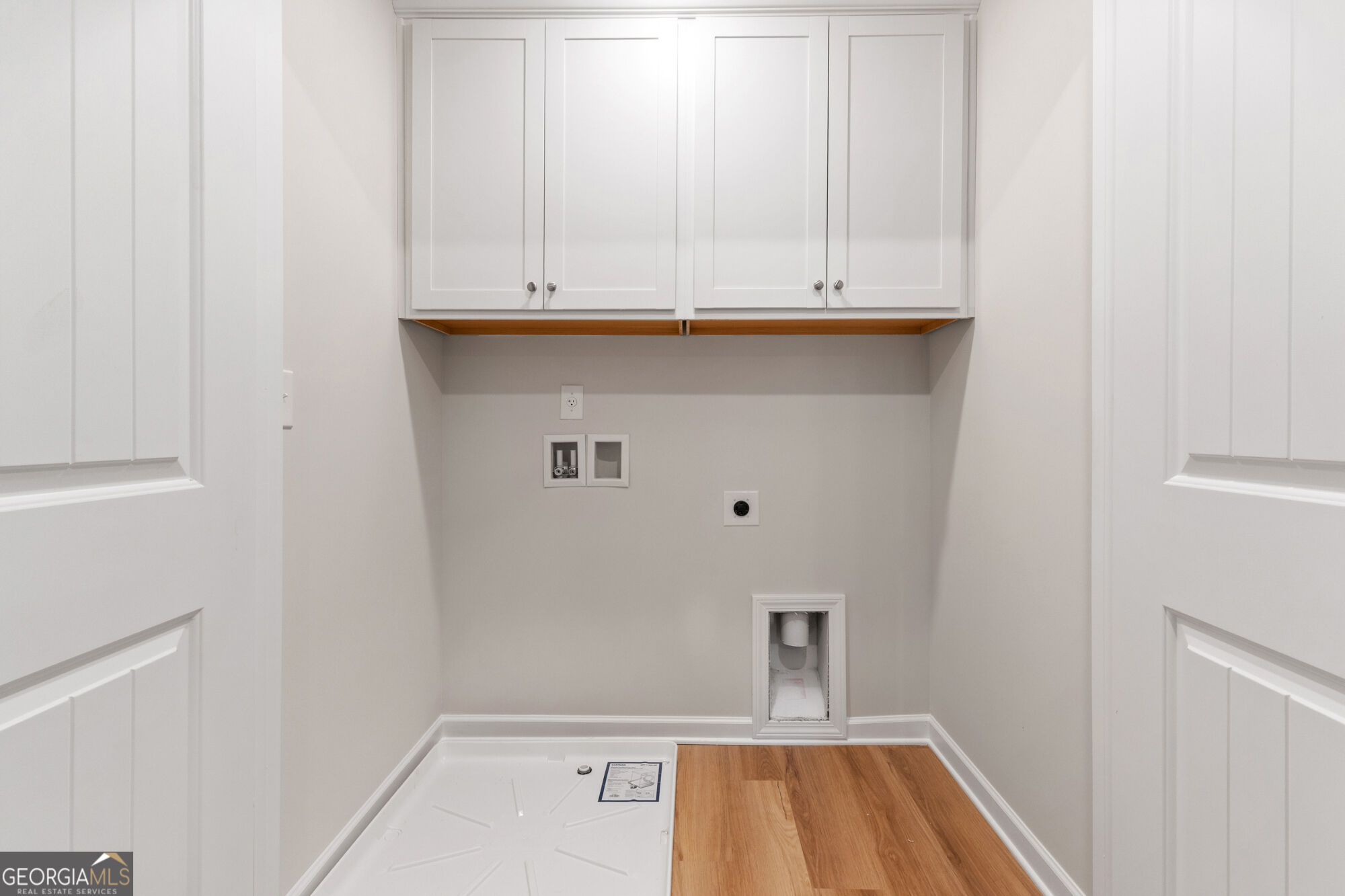 1199 Dickens Road Property Photo 14