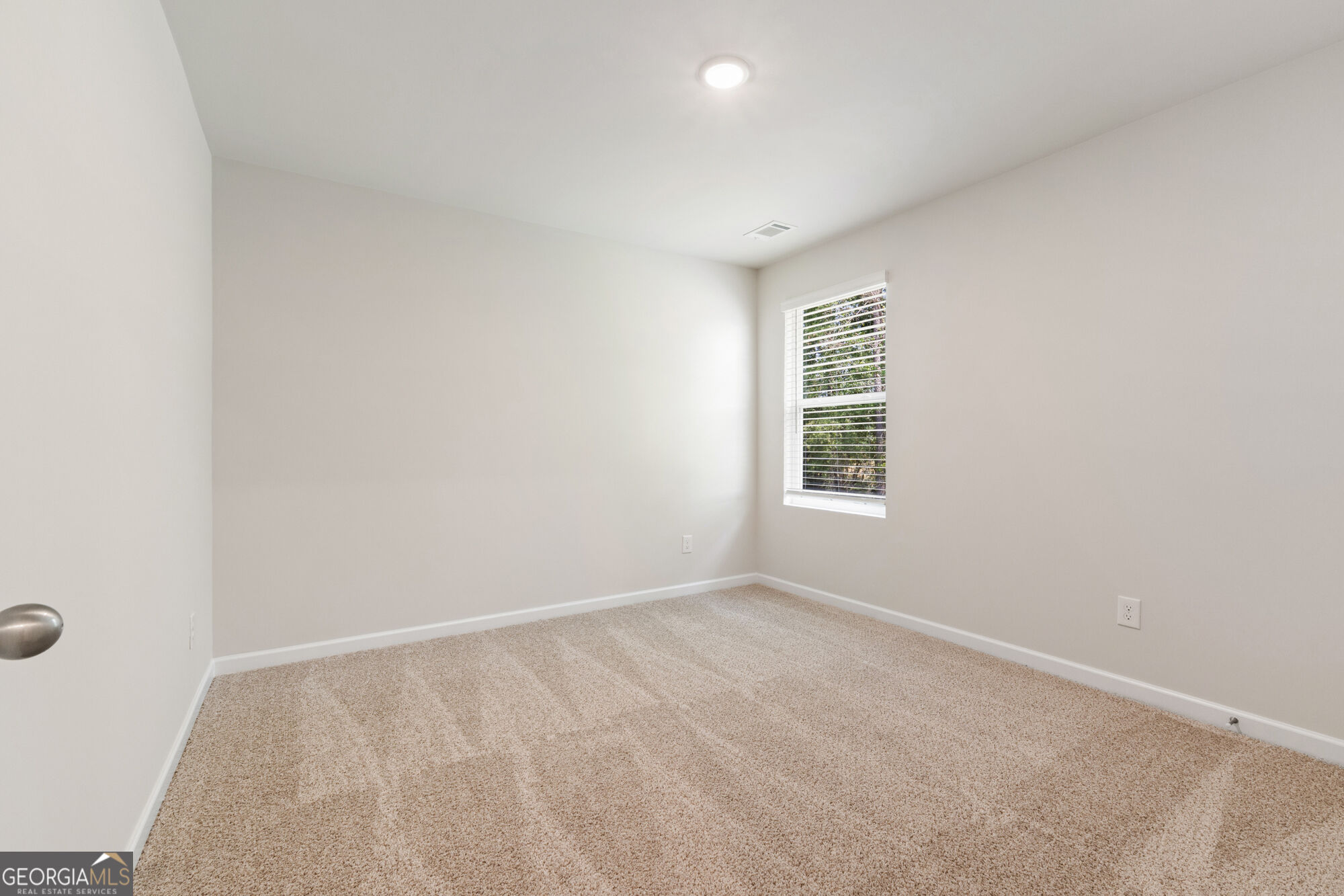 1199 Dickens Road Property Photo 15