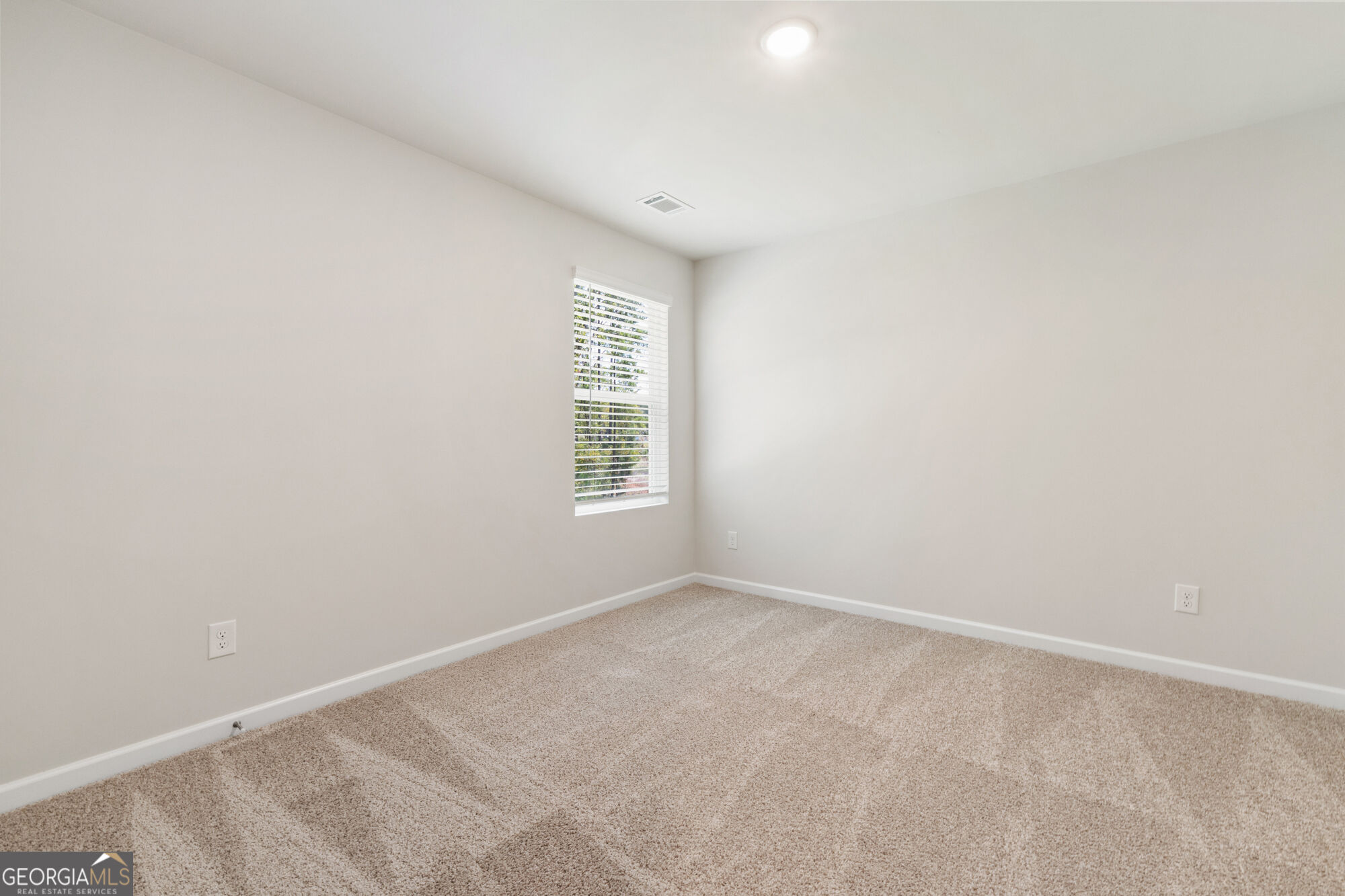 1199 Dickens Road Property Photo 16