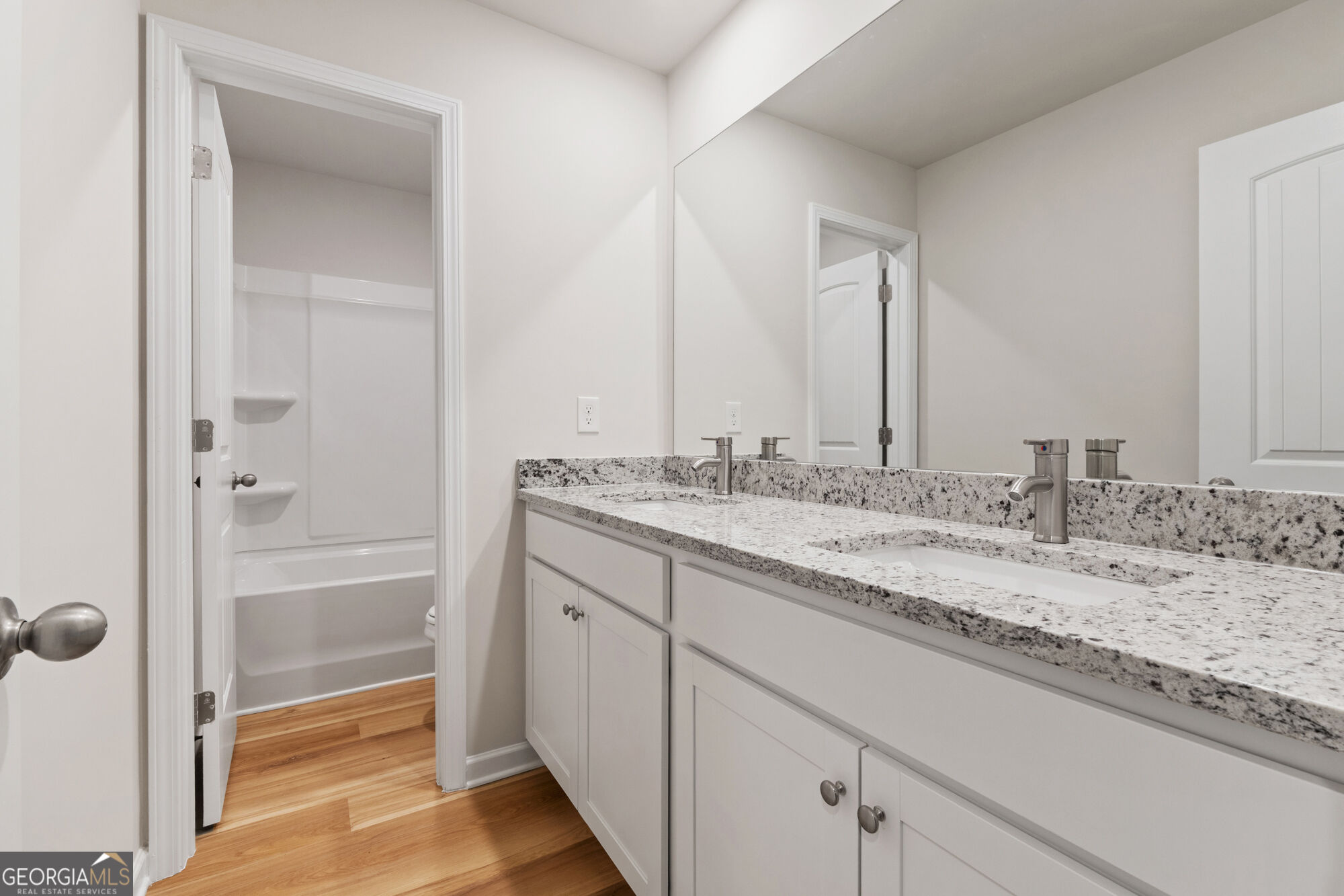 1199 Dickens Road Property Photo 18