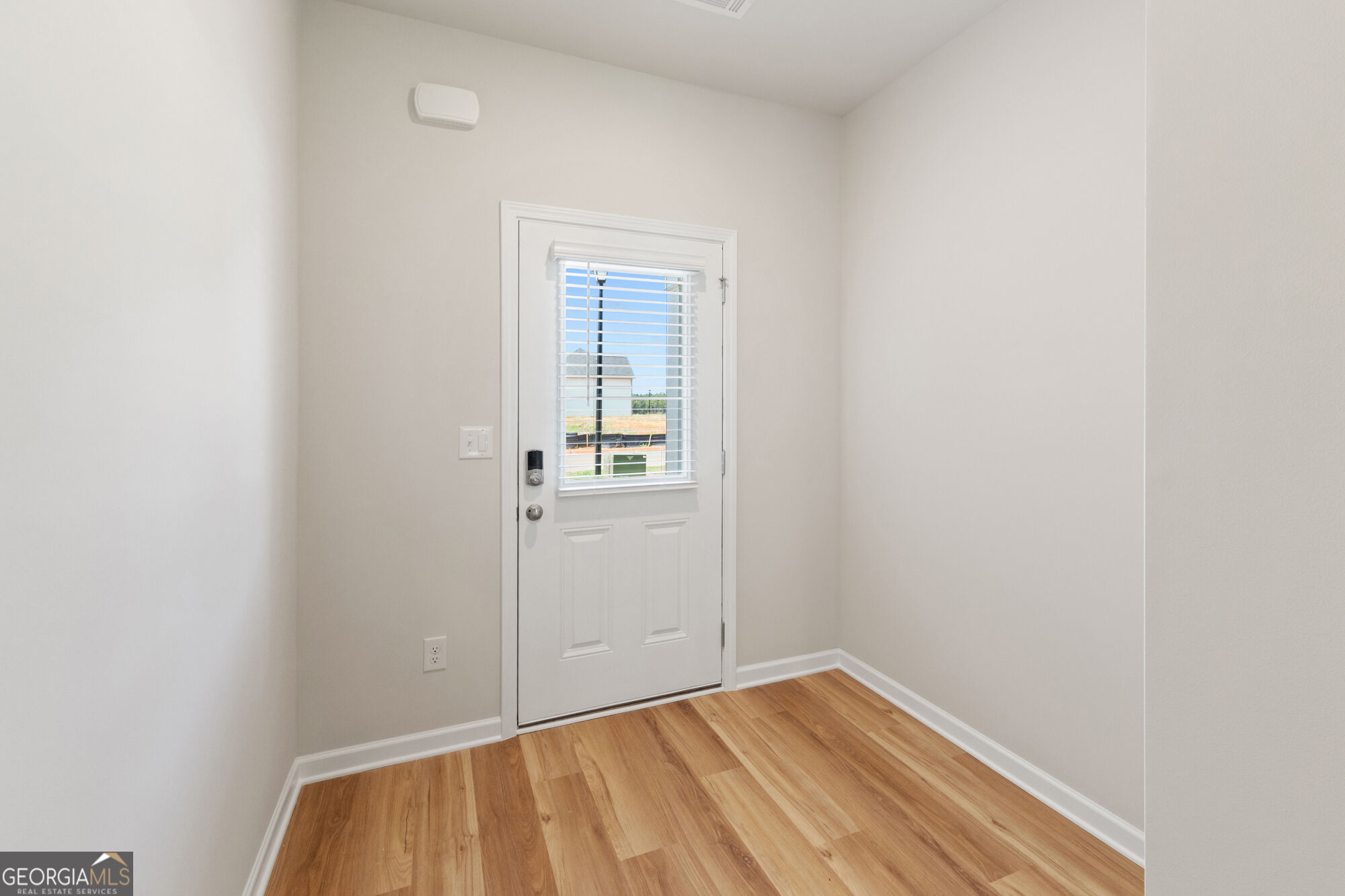 1199 Dickens Road Property Photo 20