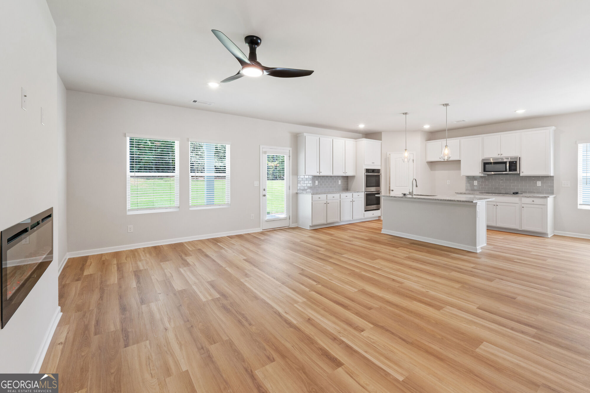 1199 Dickens Road Property Photo 21