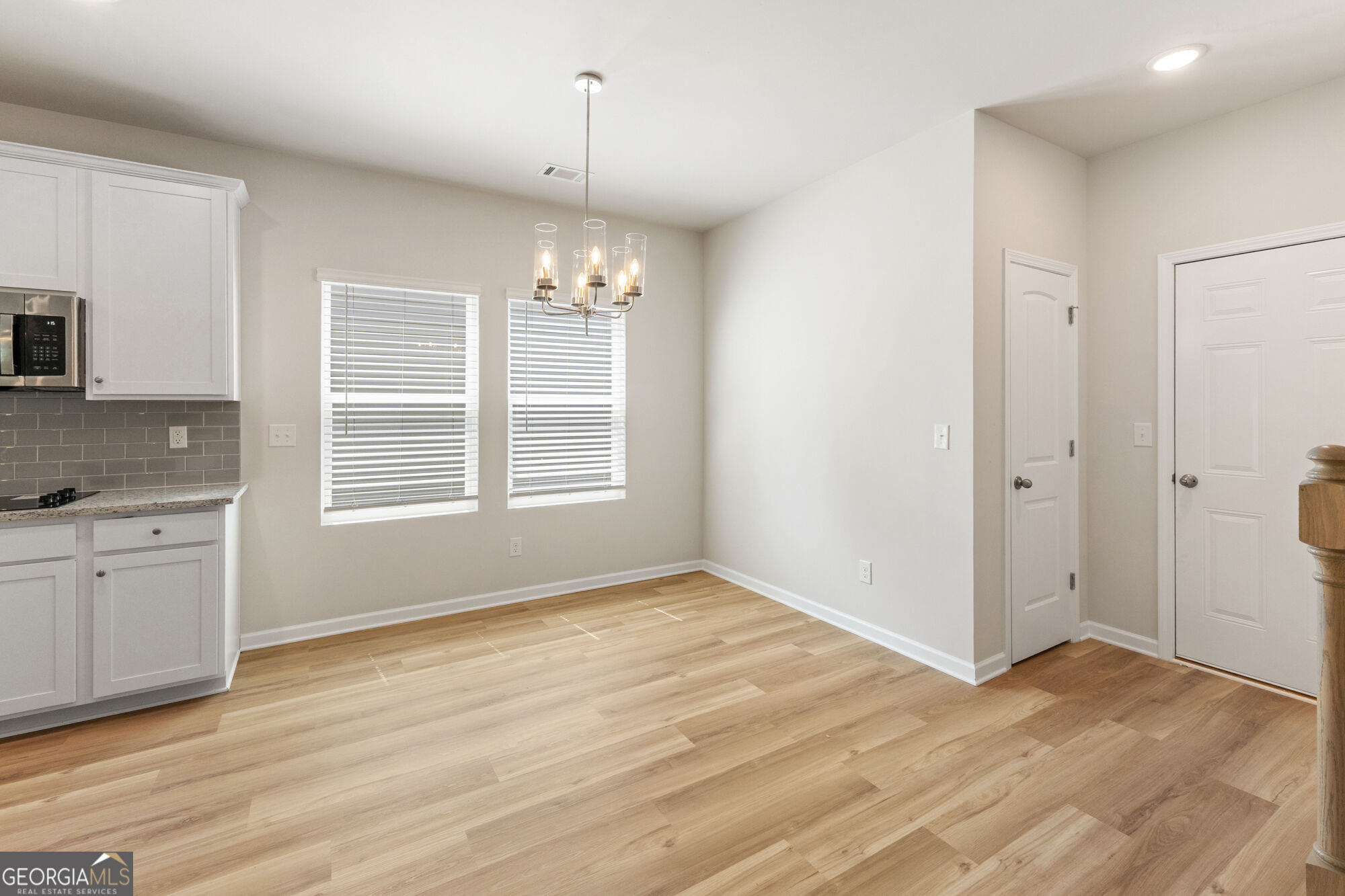 1199 Dickens Road Property Photo 22