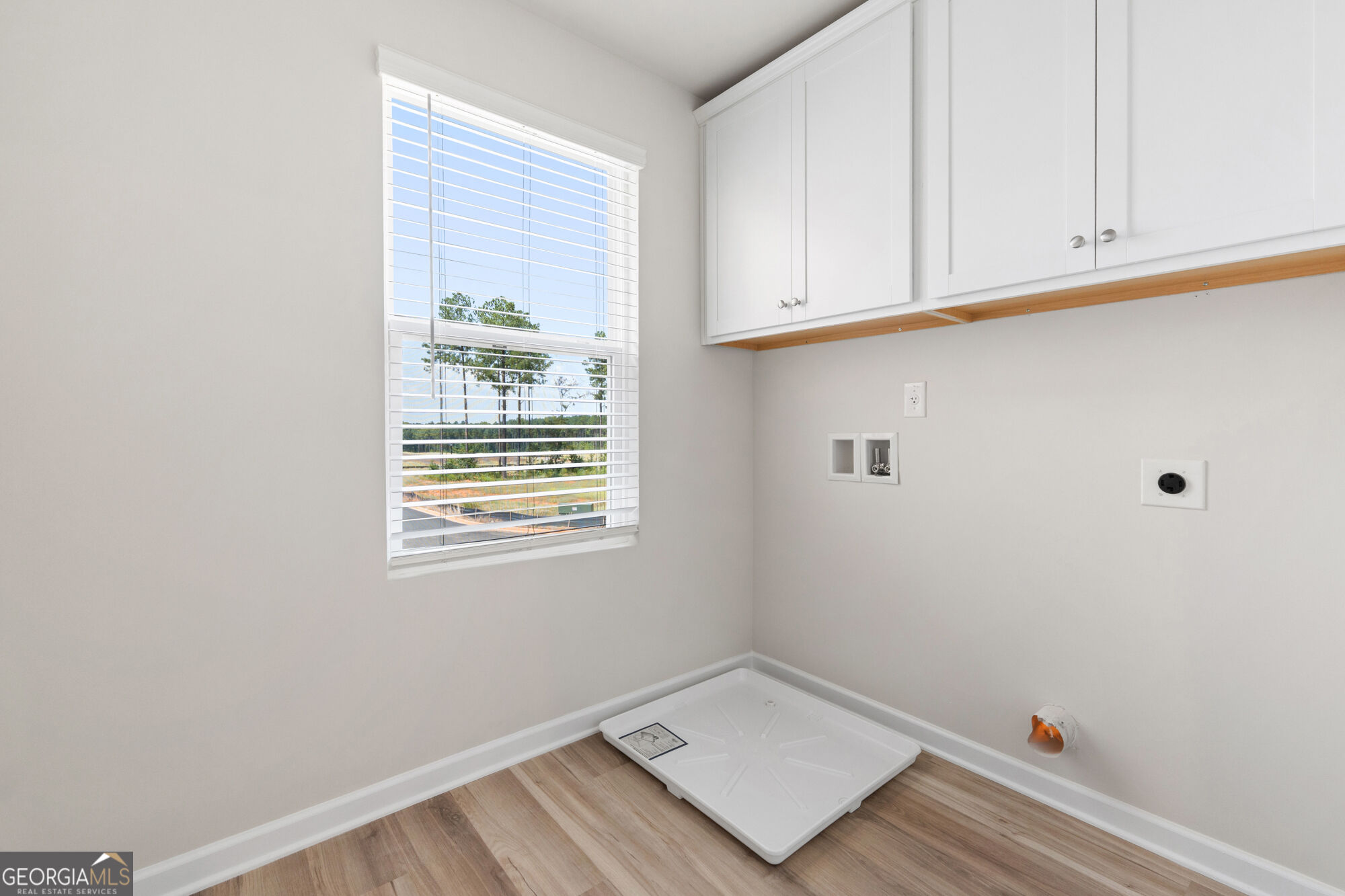 1219 Dickens Road Property Photo 13